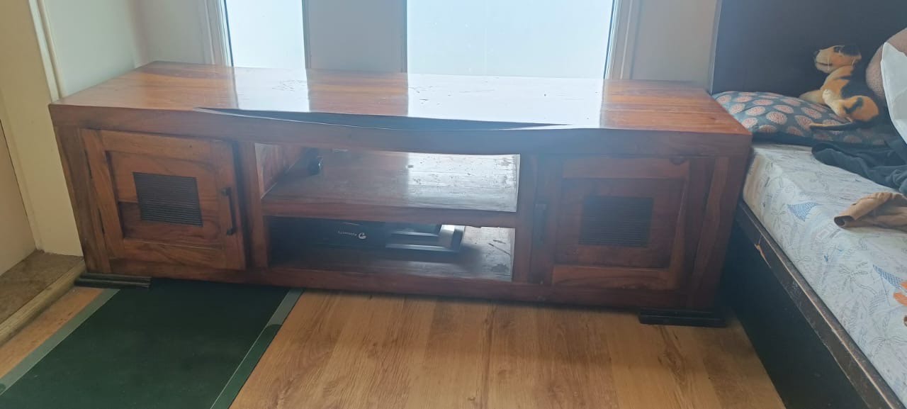 Sheesham TV stand - Image 1