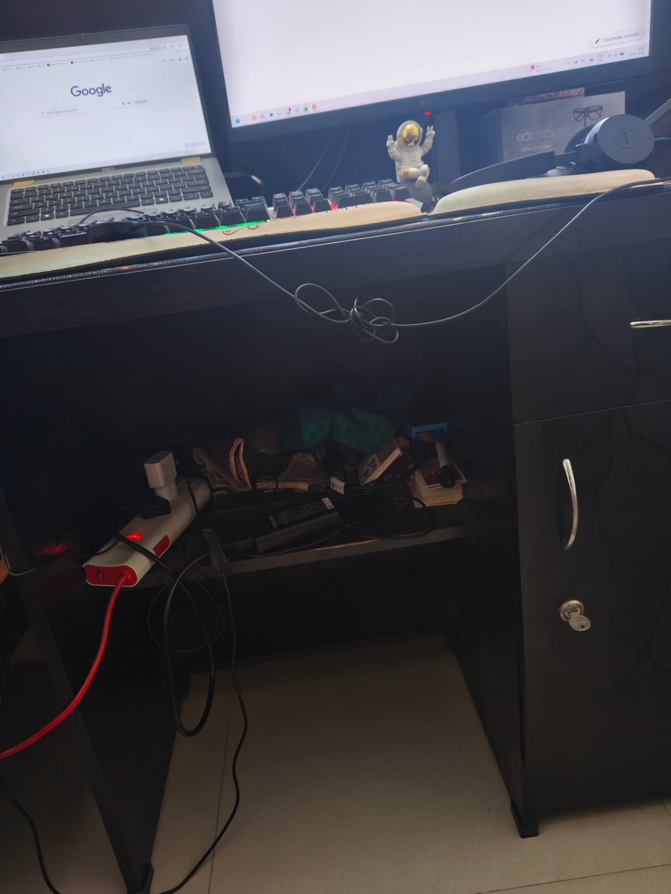 Computer table - Image 3