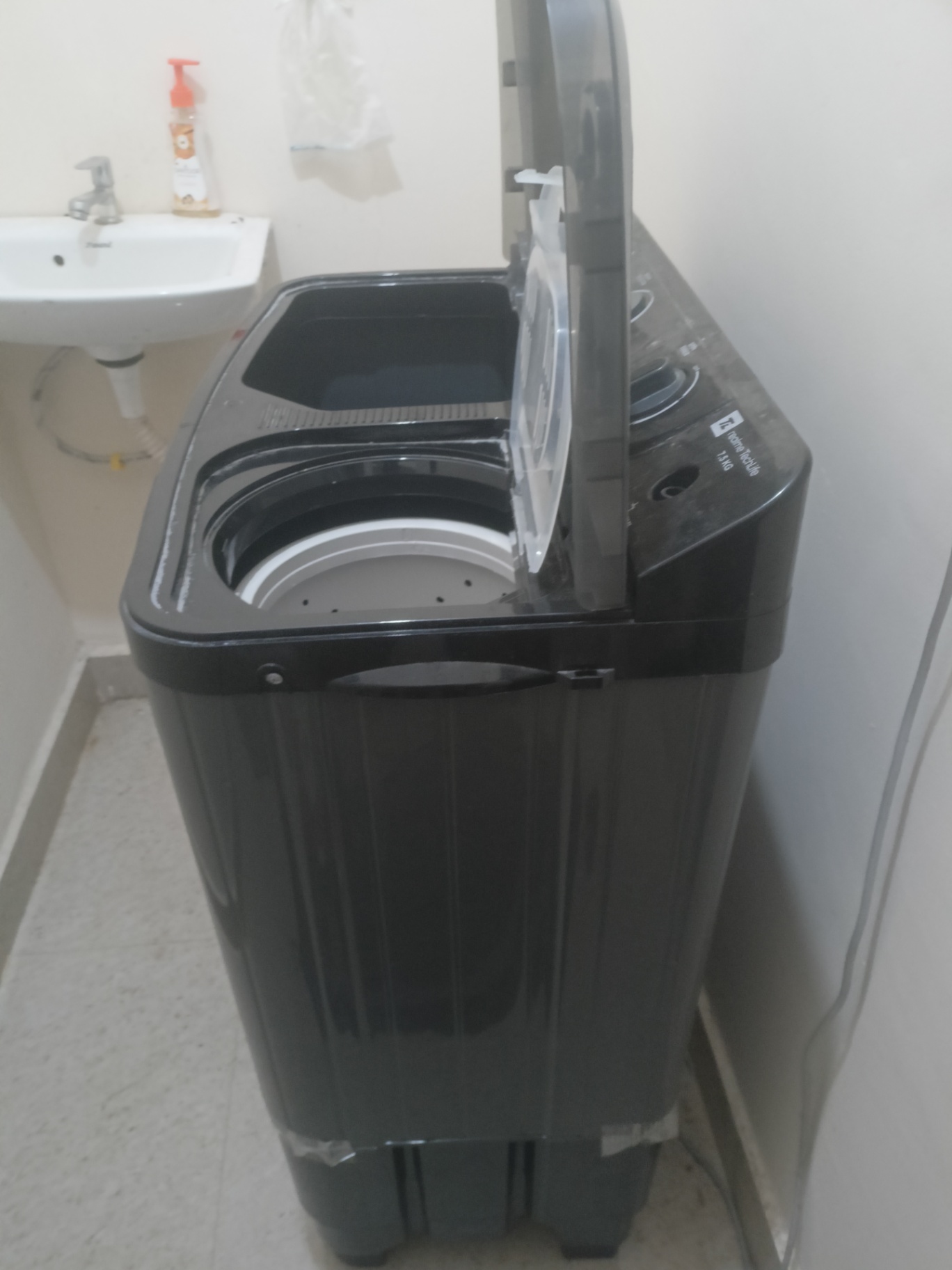 Washing machine good condition  - Image 2