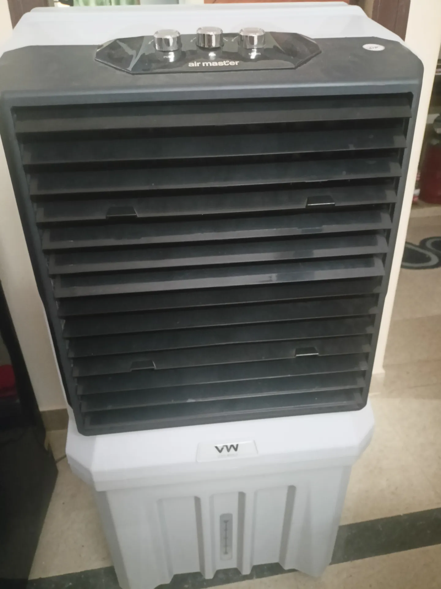 Large cooler  - Image 1