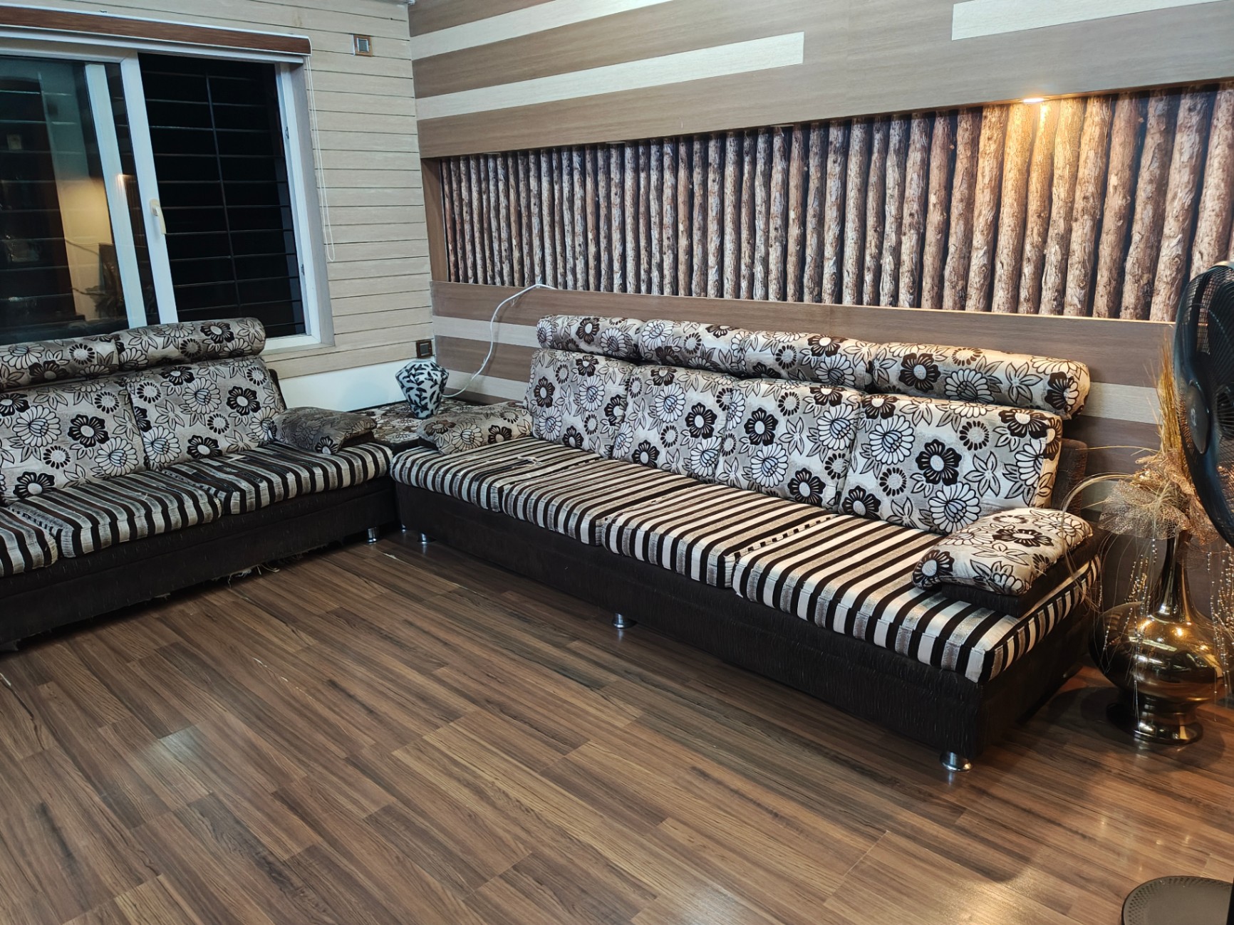 9 seater sofa for sale  - Image 4