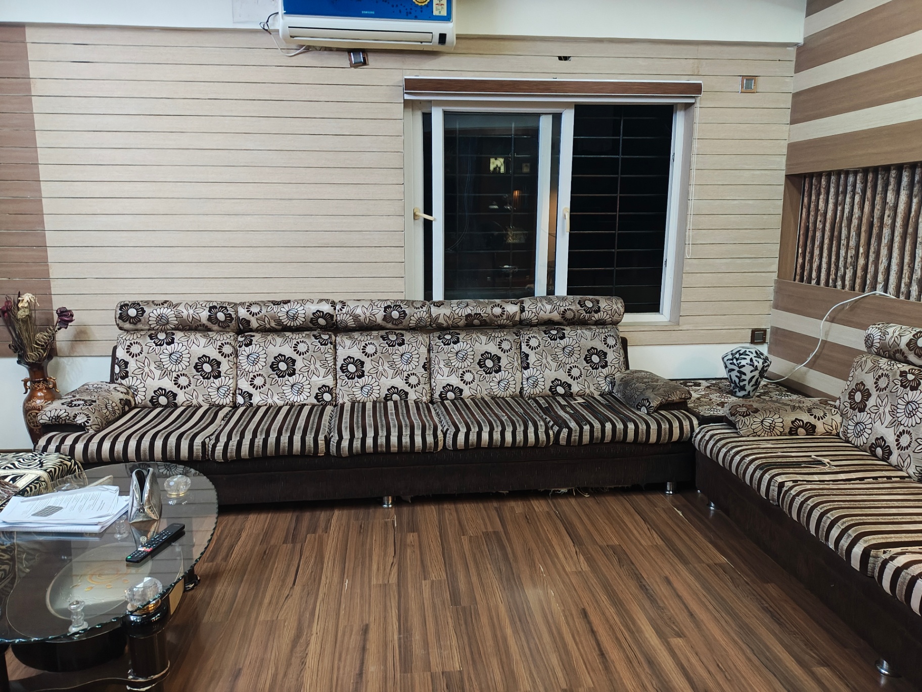 9 seater sofa for sale  - Image 5