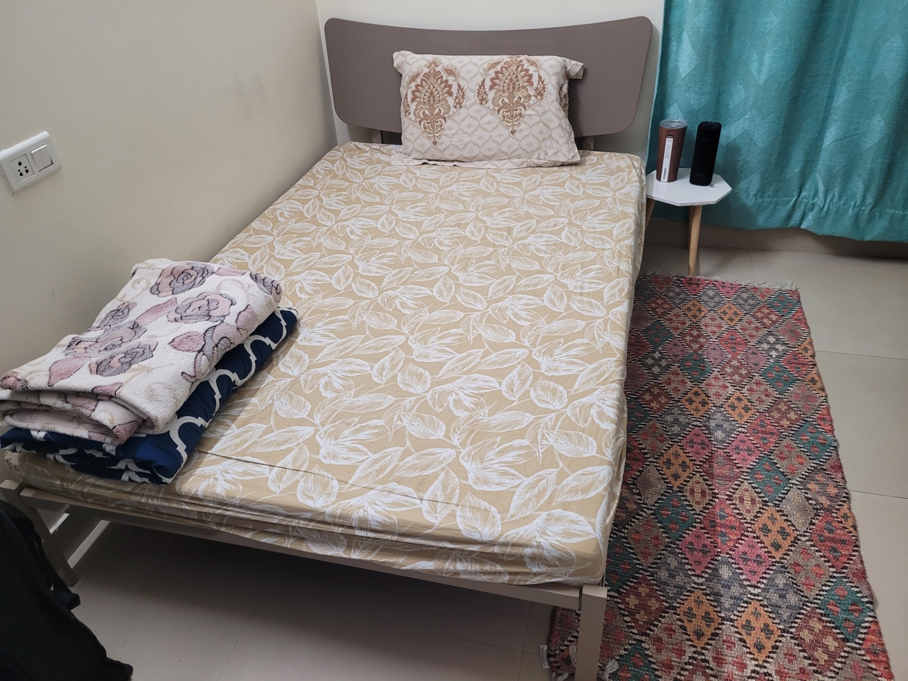 4 feet Bed with Mattress - Image 1