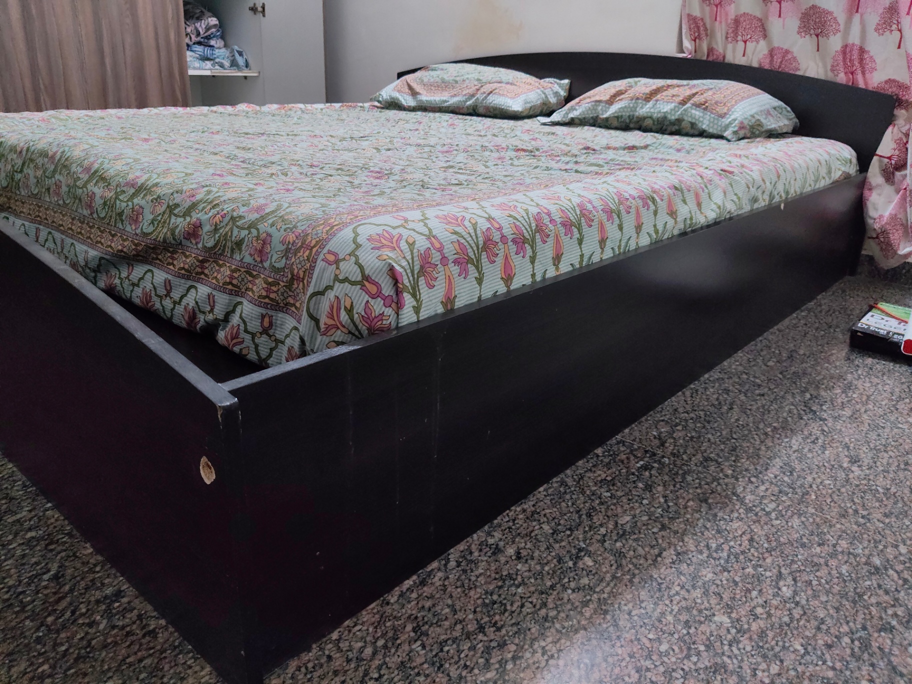 King size bed in a great condition  - Image 5