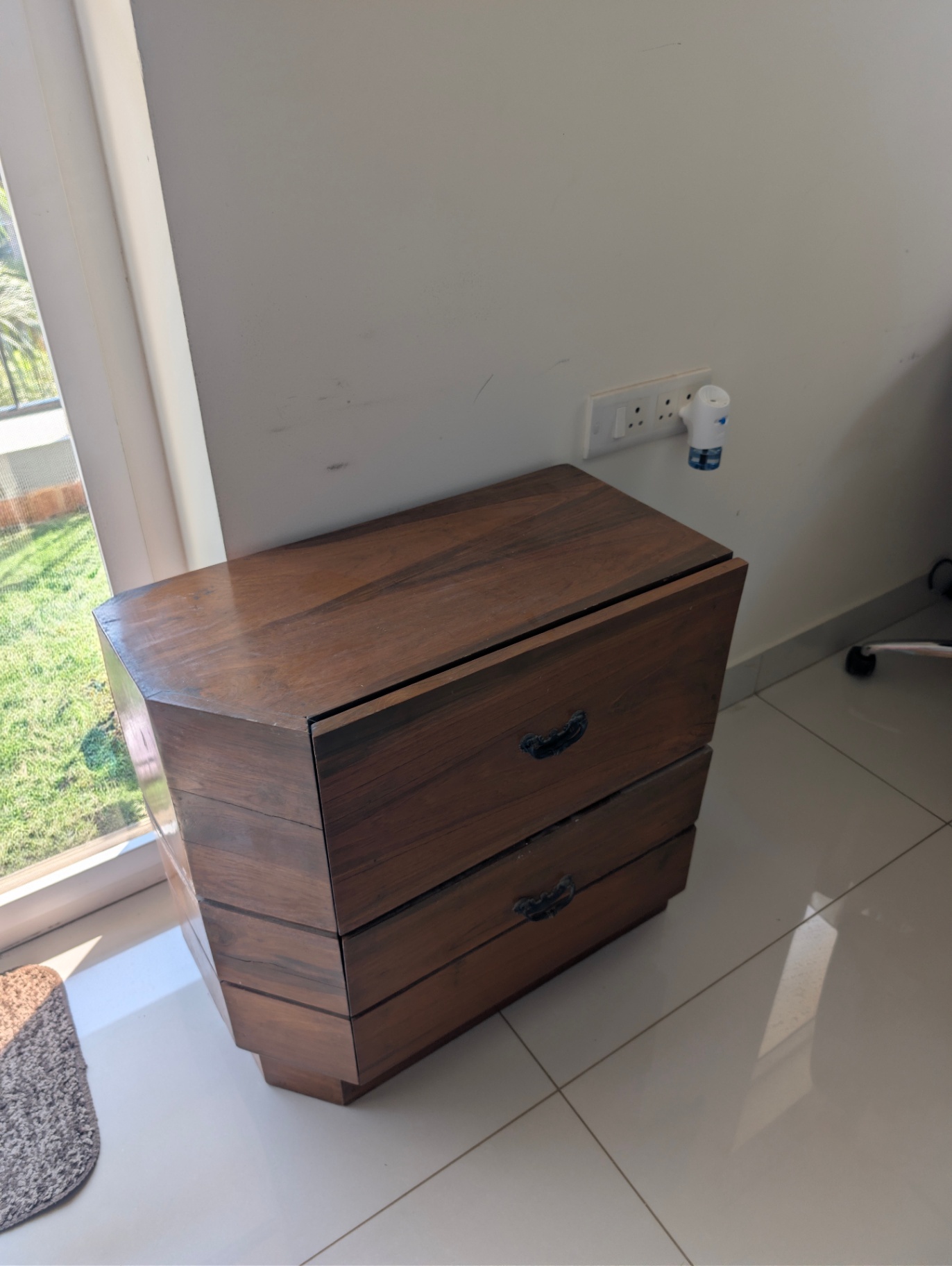 Teakwood Bed King Size with Mattress - Image 5