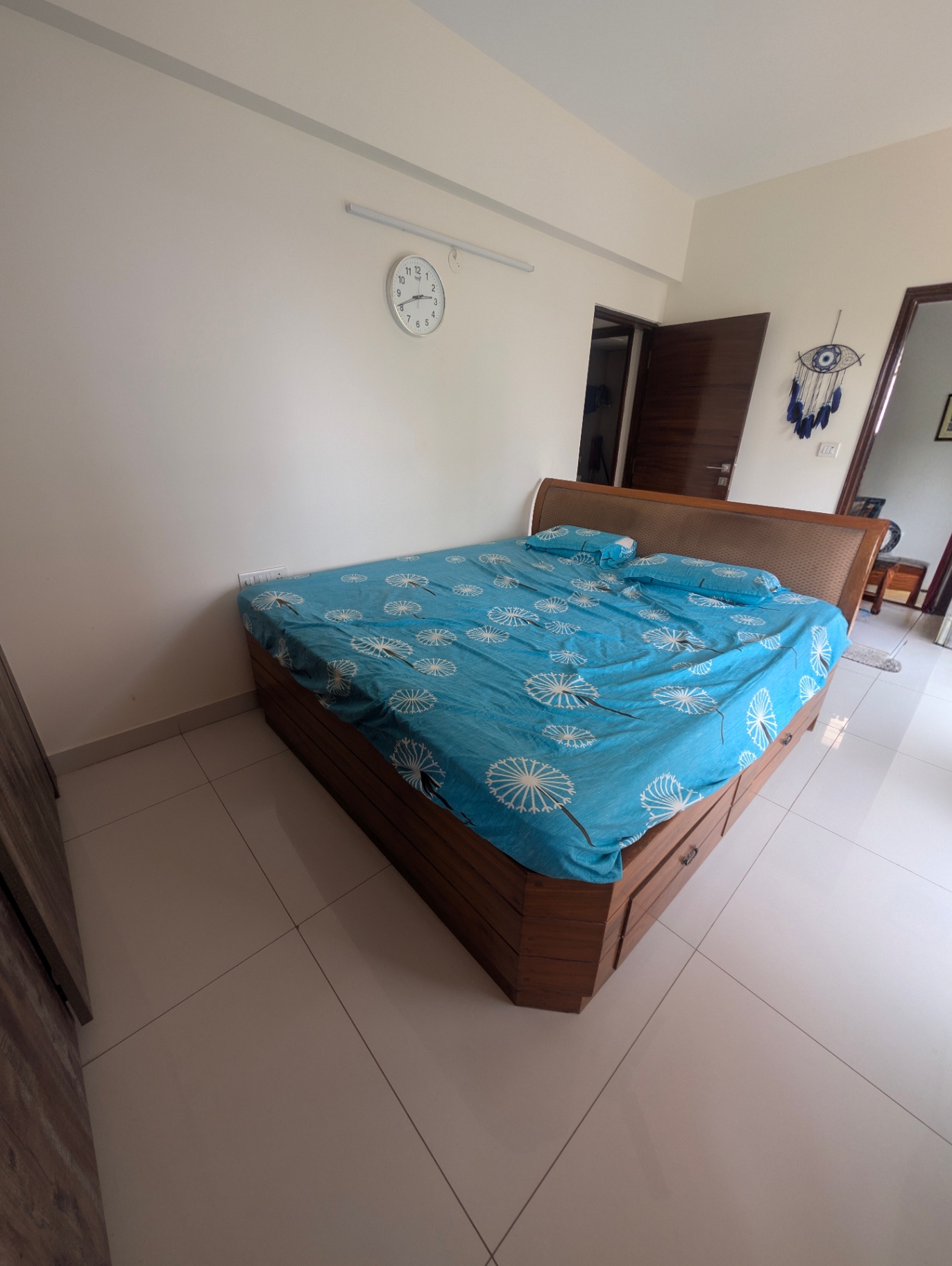 Teakwood Bed King Size with Mattress - Image 1