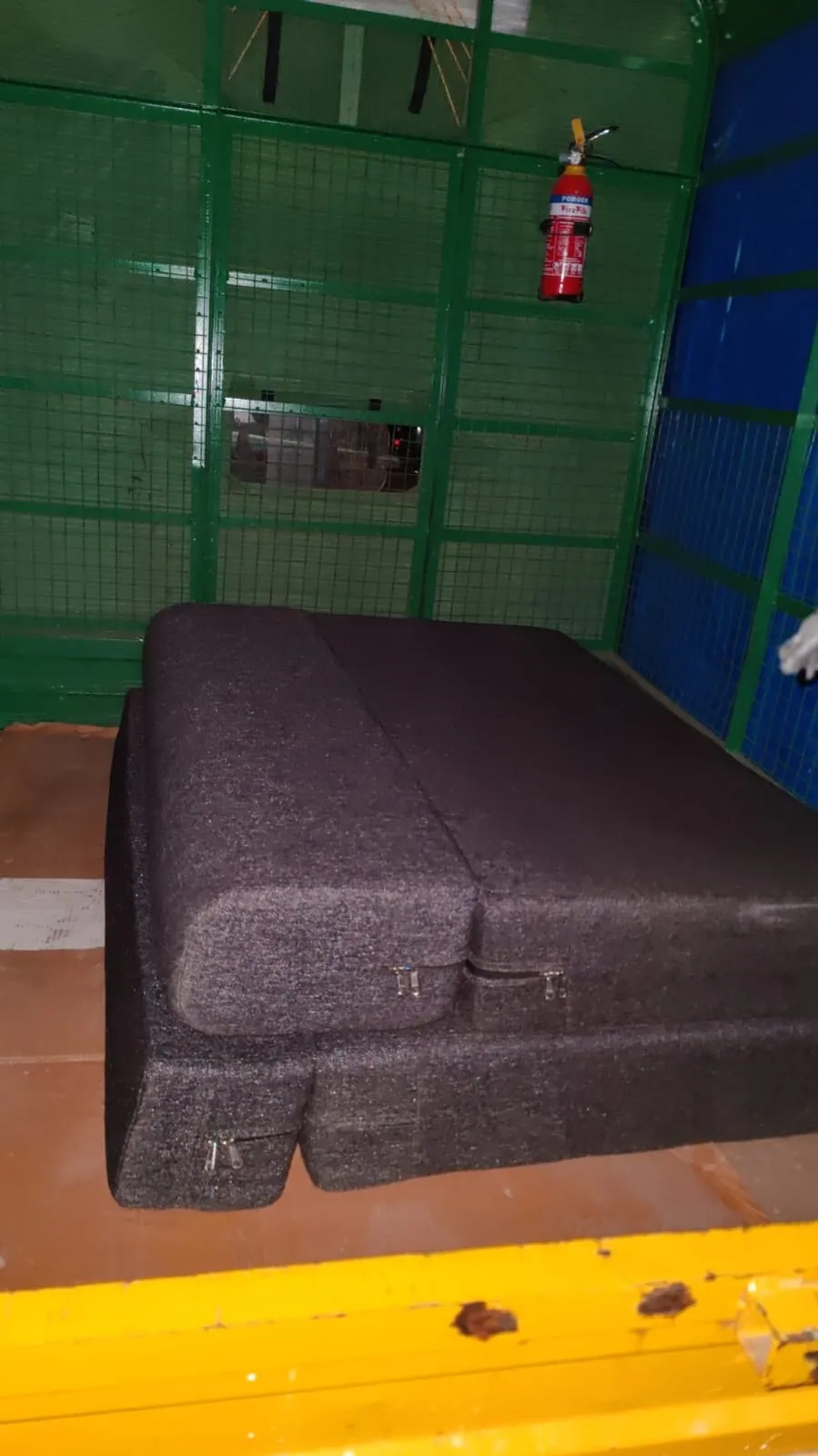 6 x 4 feet sofa cum bed  - Image 1