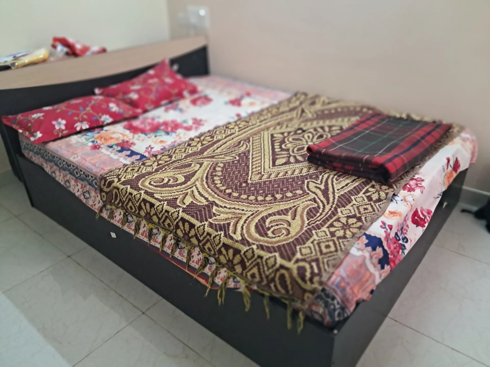 Queen Size Bed - Image 8