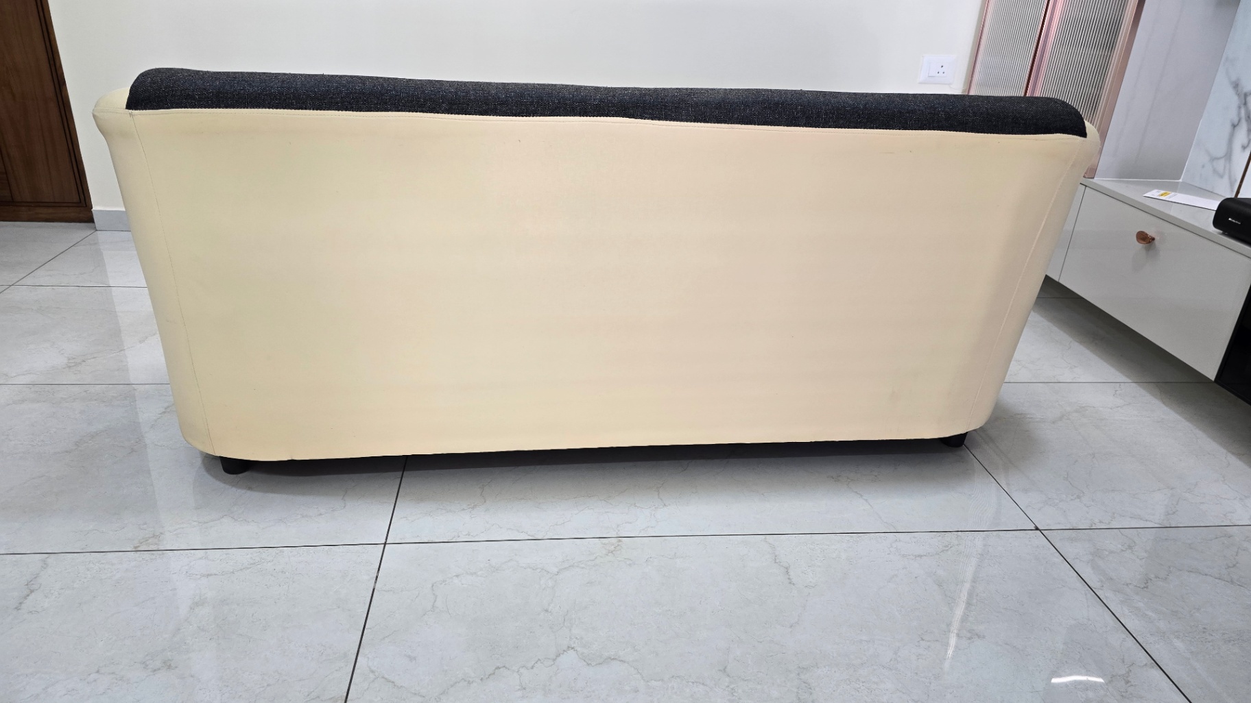 3 Seater sofa with cushions - Image 3