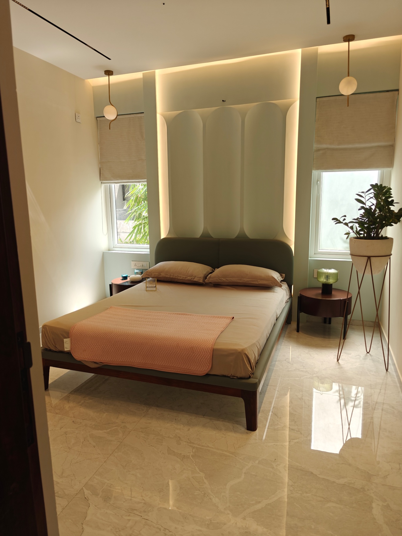 Queen size bed with modern design along with mattress - never used - Image 3