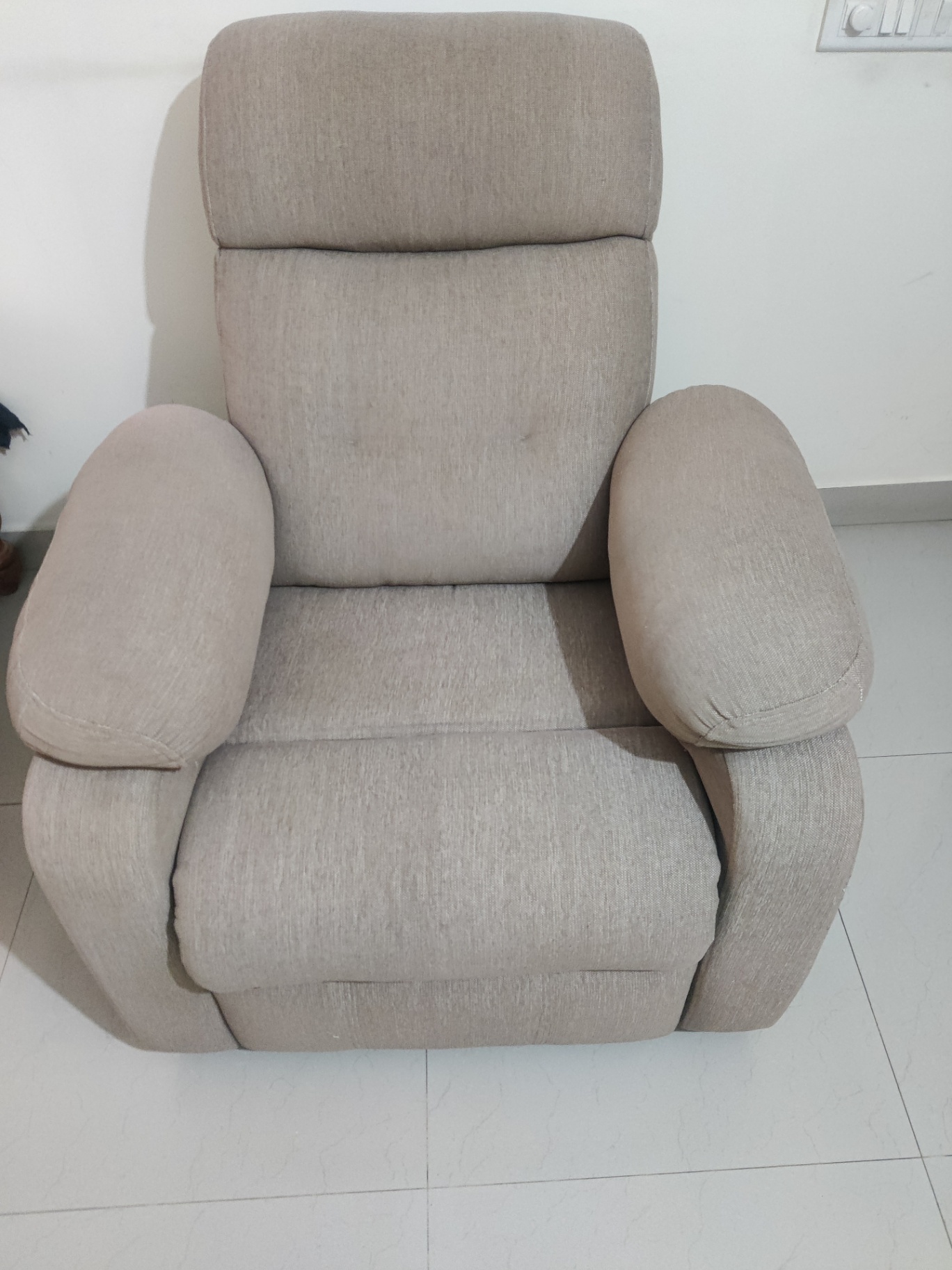Recliner Sofa (One Seater) Brand - Sleepyhead  - Image 2