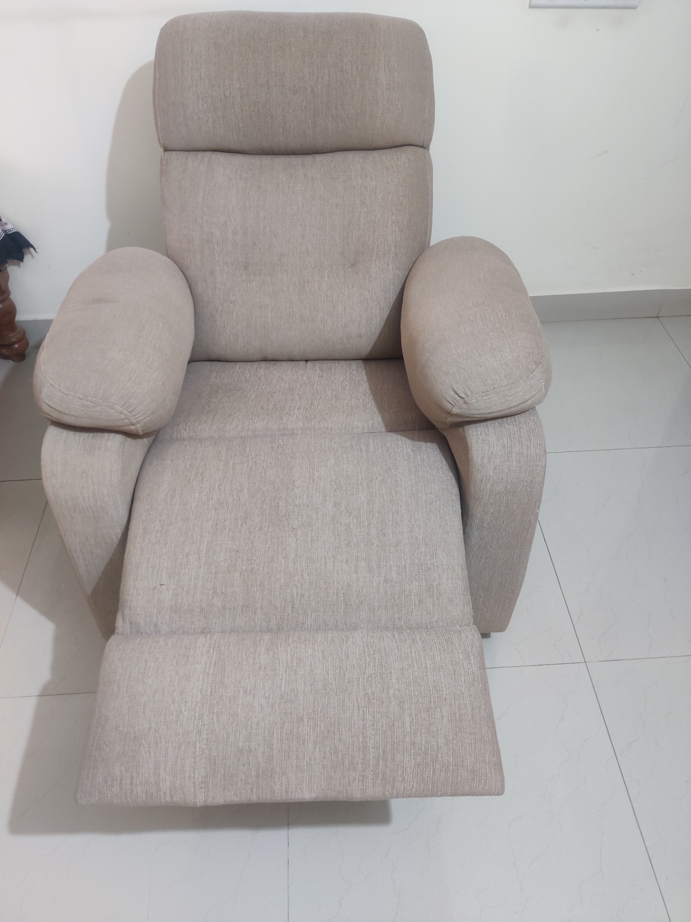 Recliner Sofa (One Seater) Brand - Sleepyhead  - Image 4