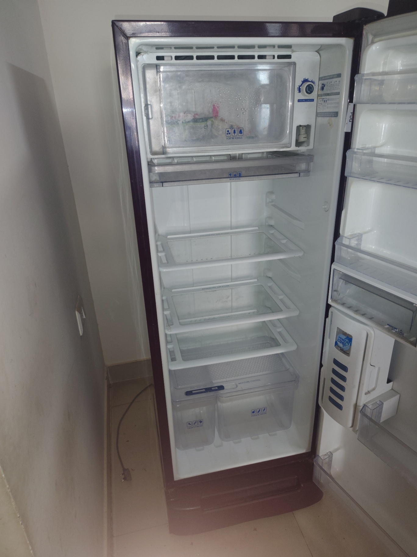 Whirlpool refrigerator 215 liter 4 star rating  - Image 3