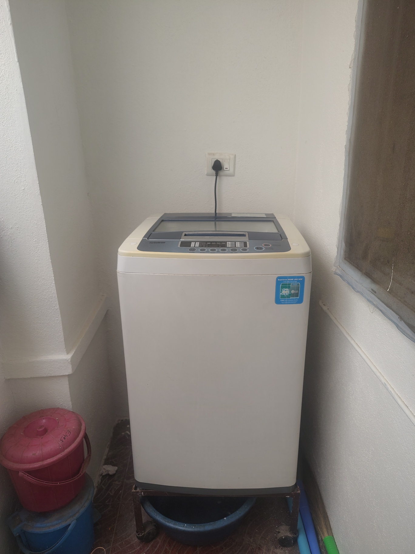 Lg top load 6.2kg fully automatic washing machine in well maintained condition  - Image 2