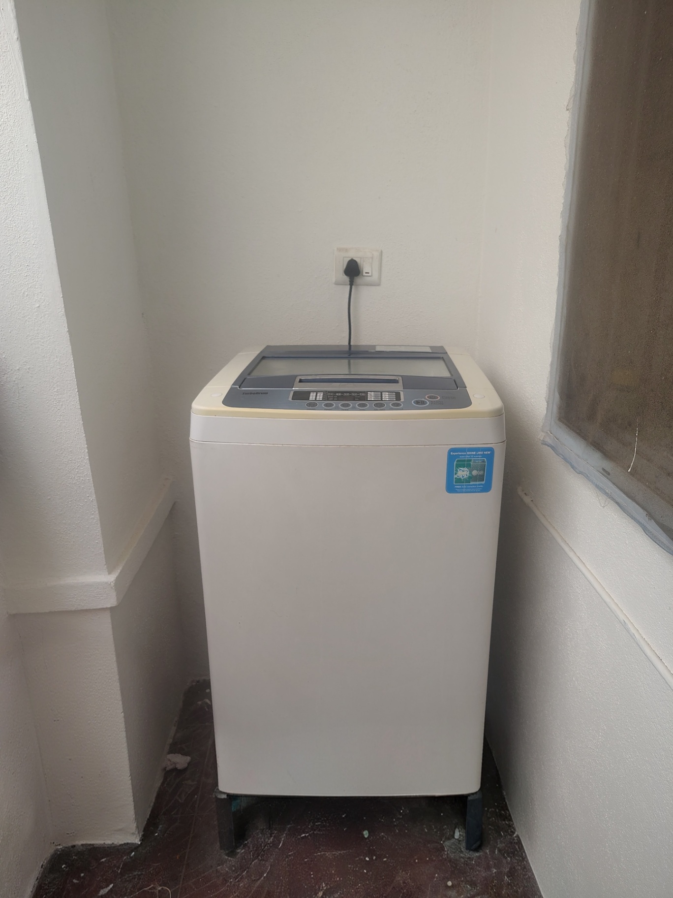 Lg top load 6.2kg fully automatic washing machine in well maintained condition  - Image 3