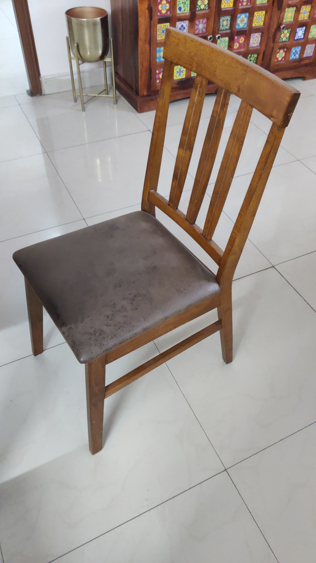 6 seater dining table with bench  - Image 1