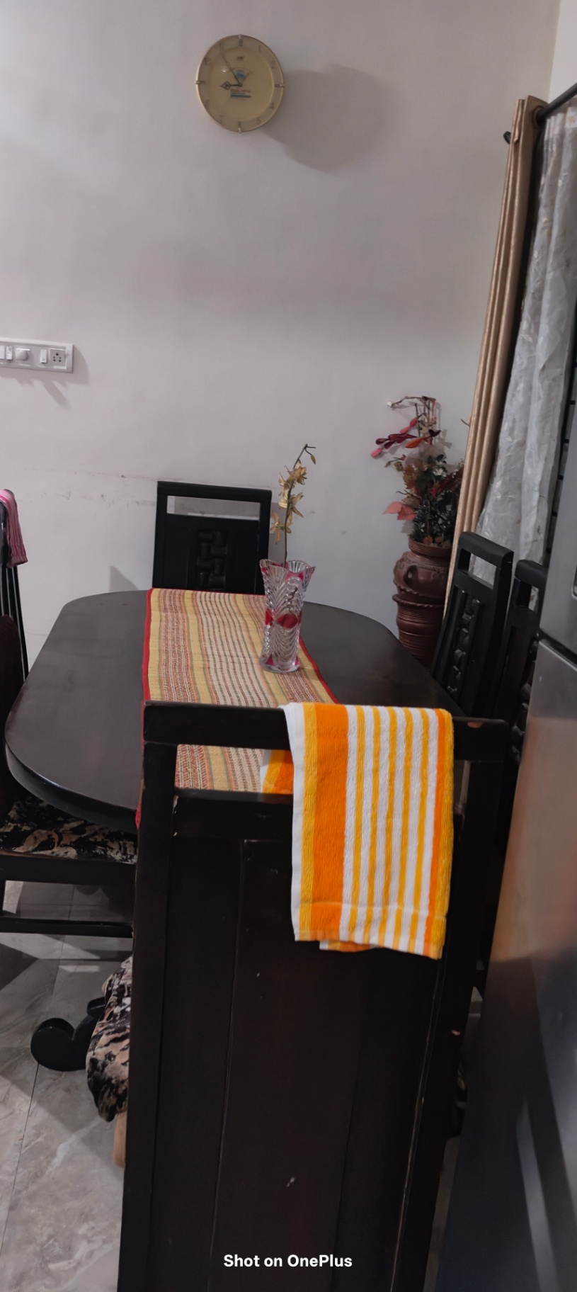 Solid wood dining table a set of table and 6 chairs - Image 3