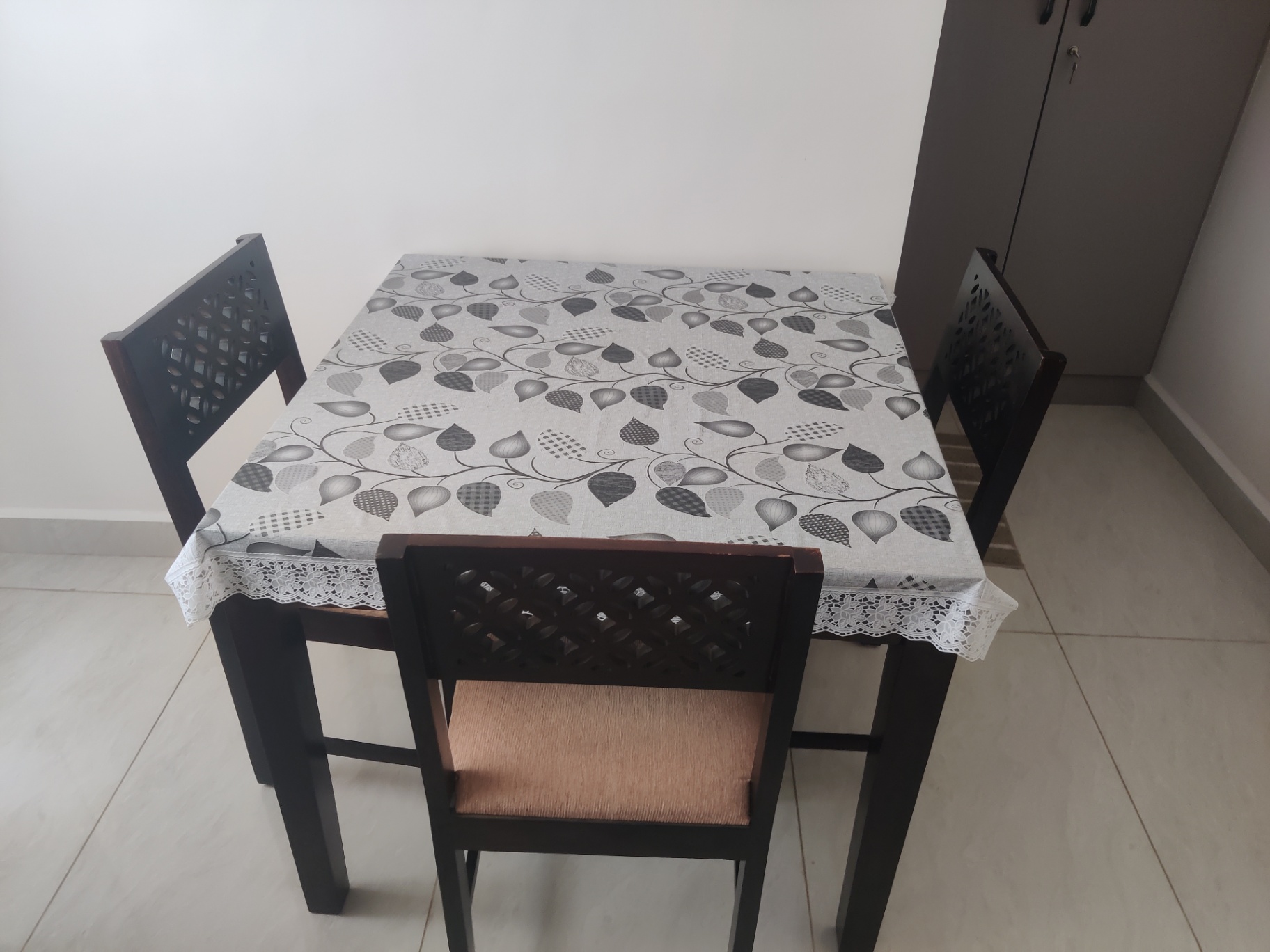 4 seater square dining table  - Image 4