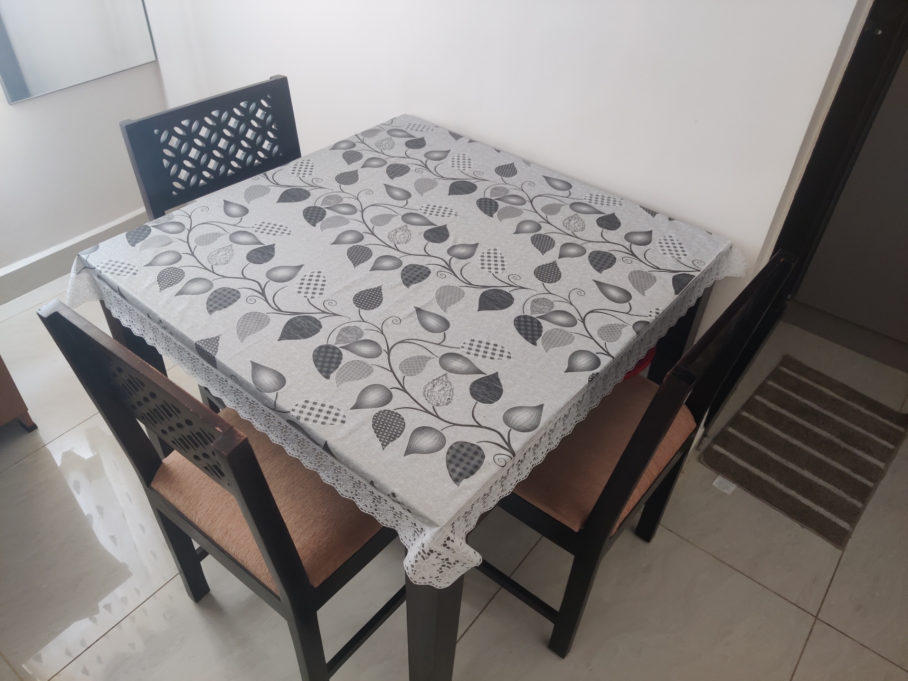 4 seater square dining table  - Image 5