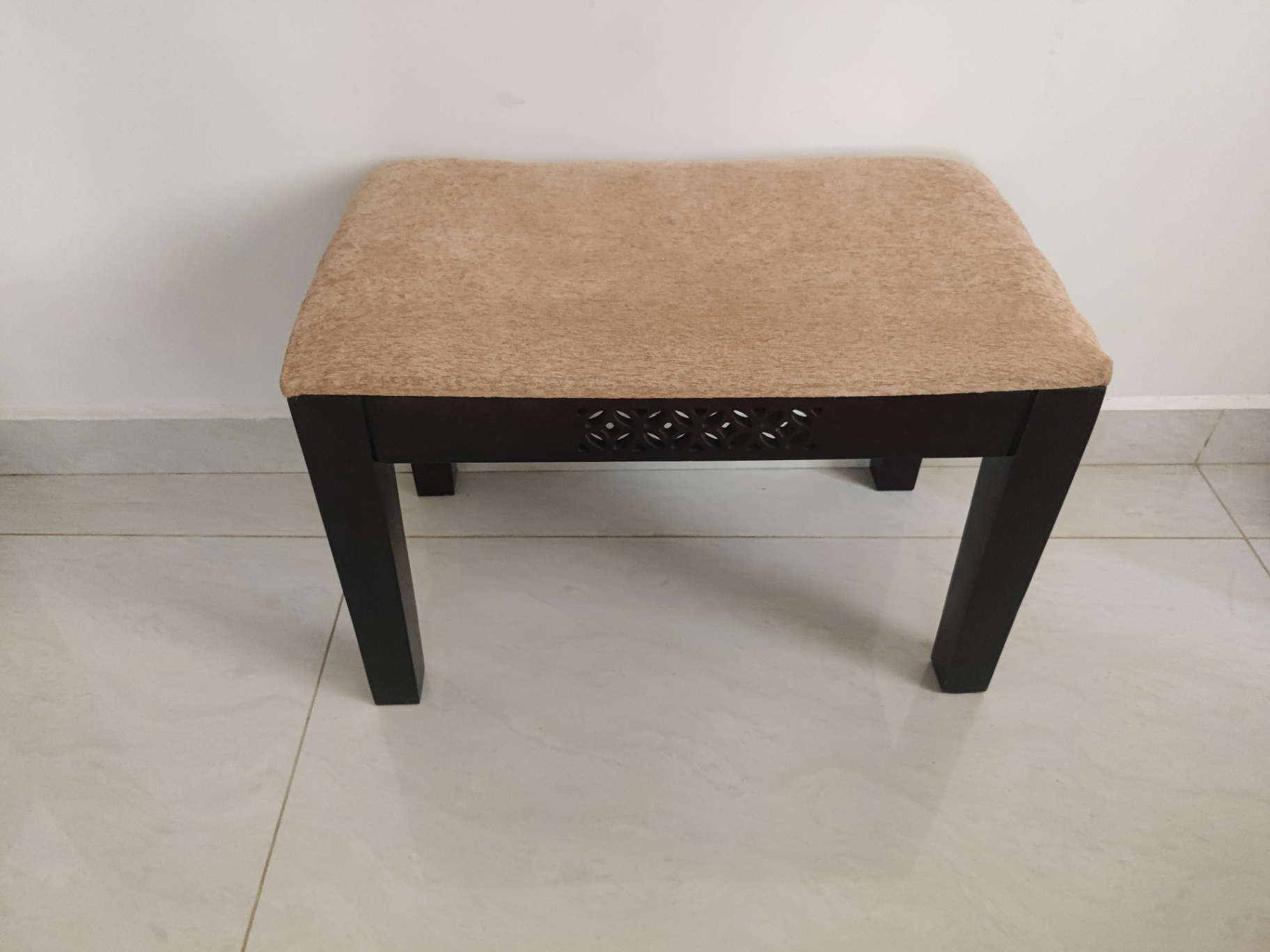 4 seater square dining table  - Image 2