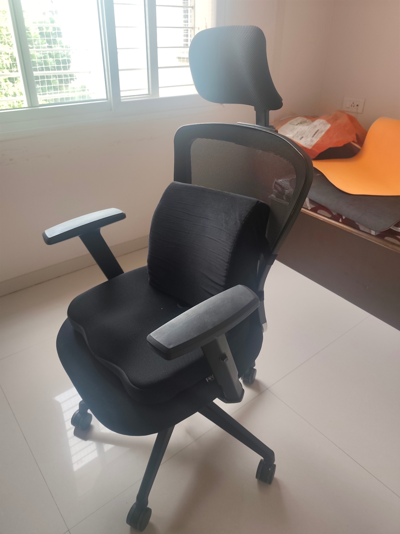 Office chair - Image 2