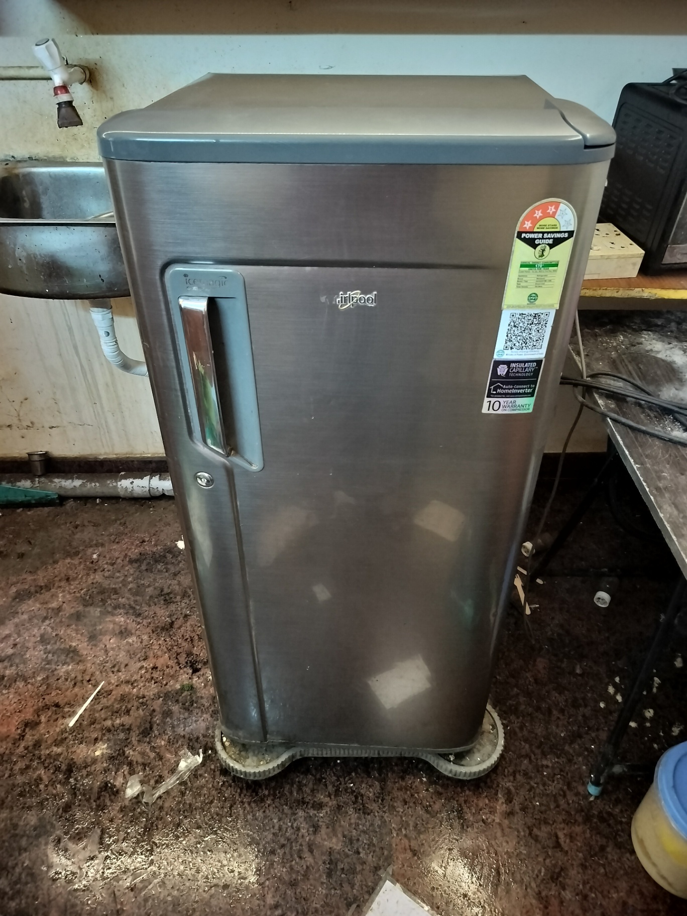Whirlpool Refrigerator for sale  - Image 4