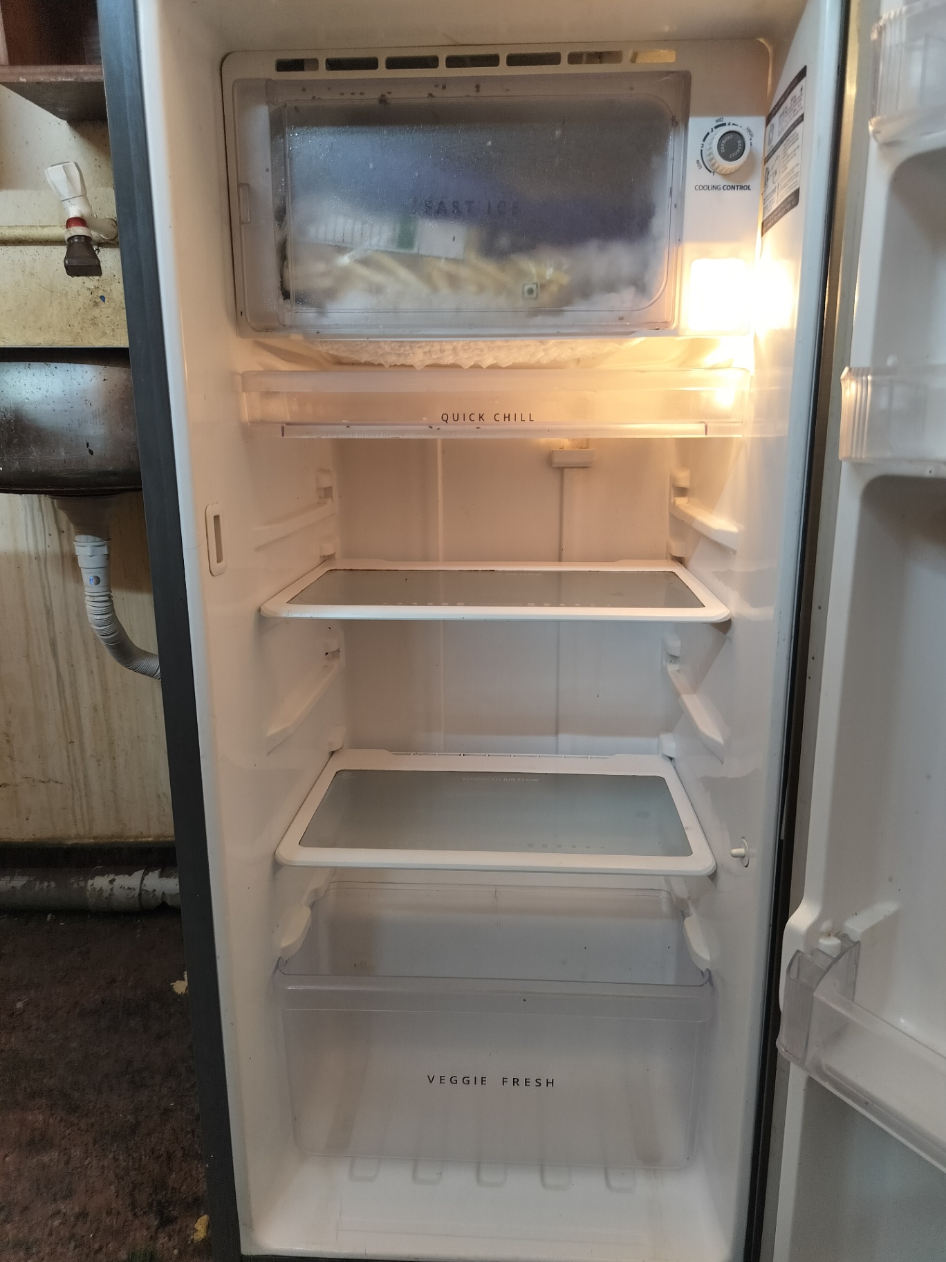Whirlpool Refrigerator for sale  - Image 3