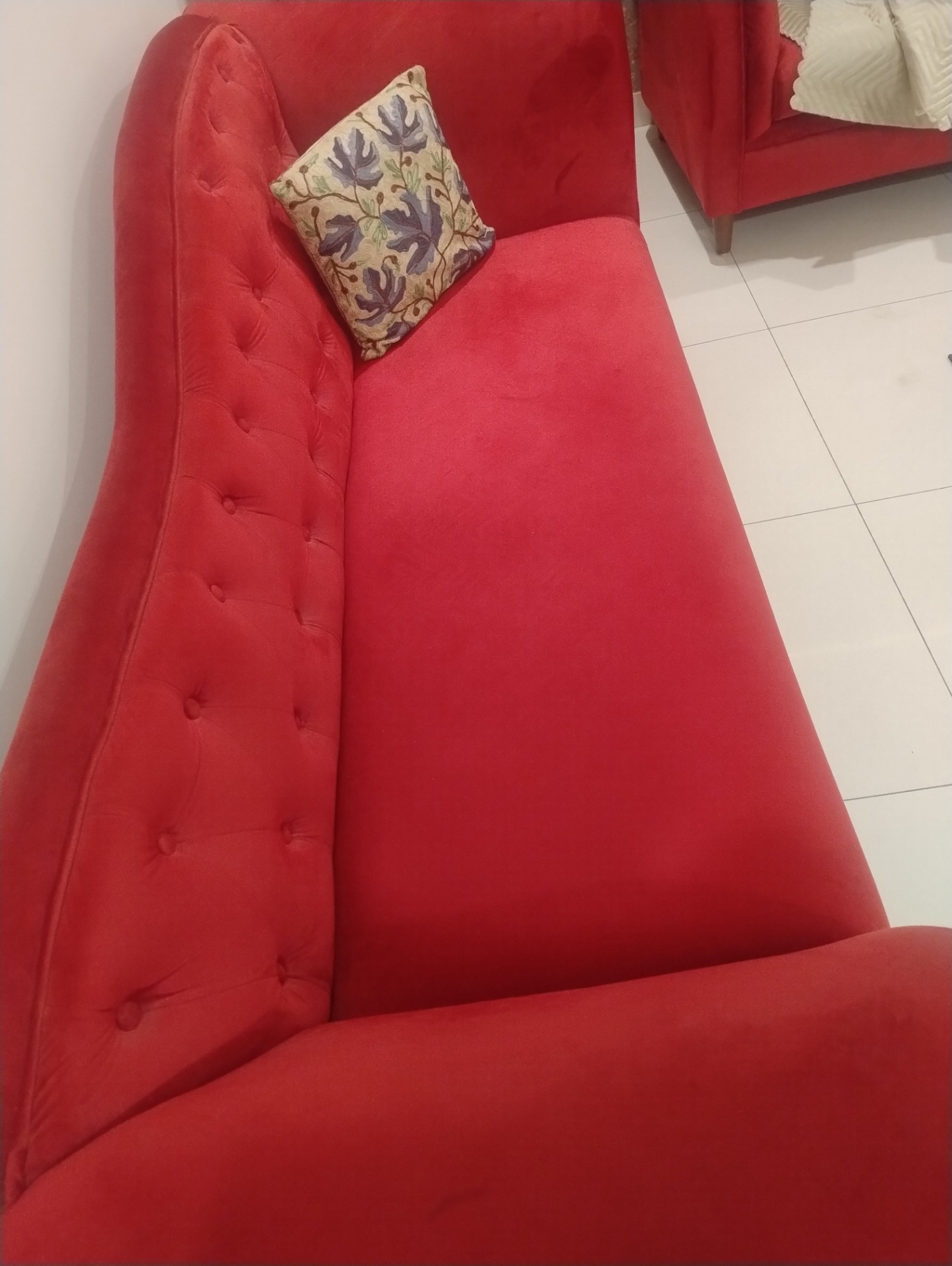 3 seater velvet sofa - Image 1