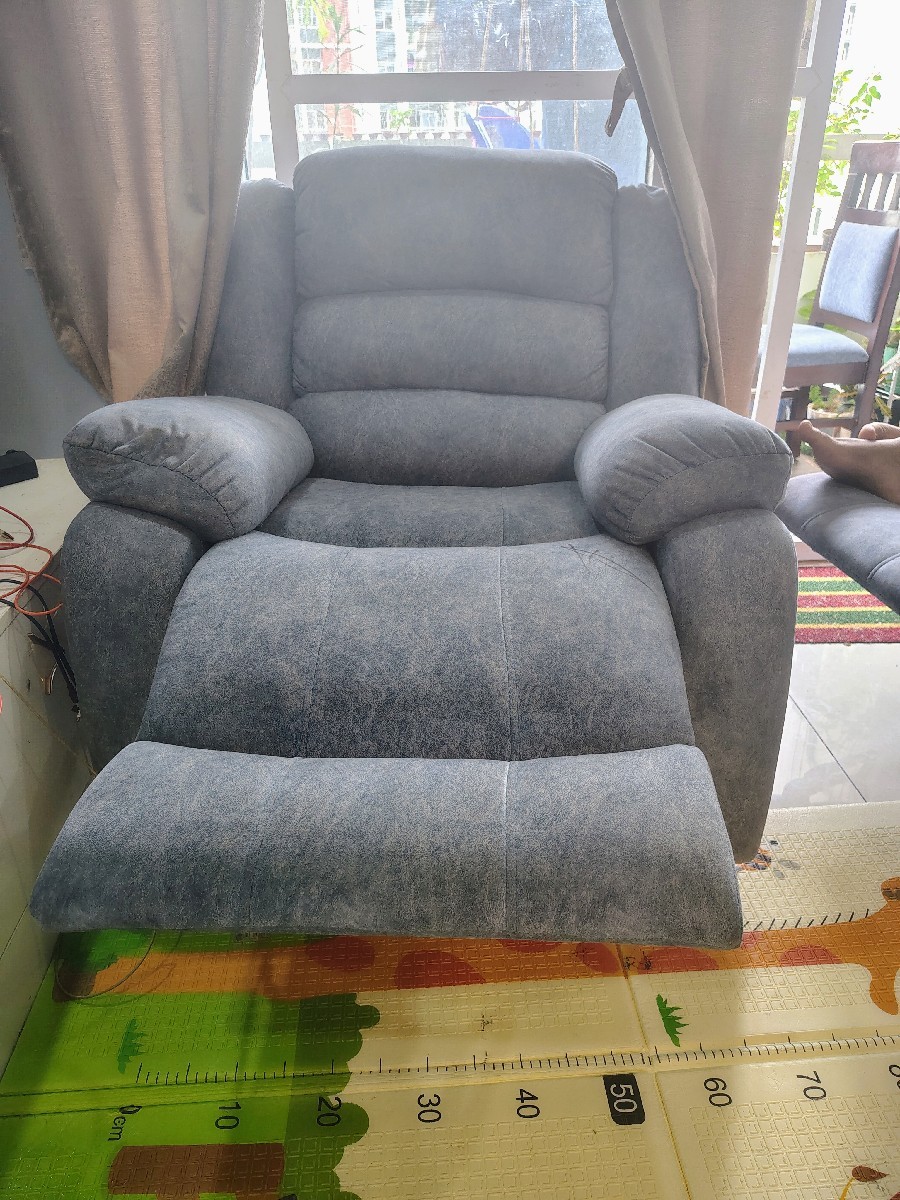Recliner 1 seater rocking and rotating - Image 1