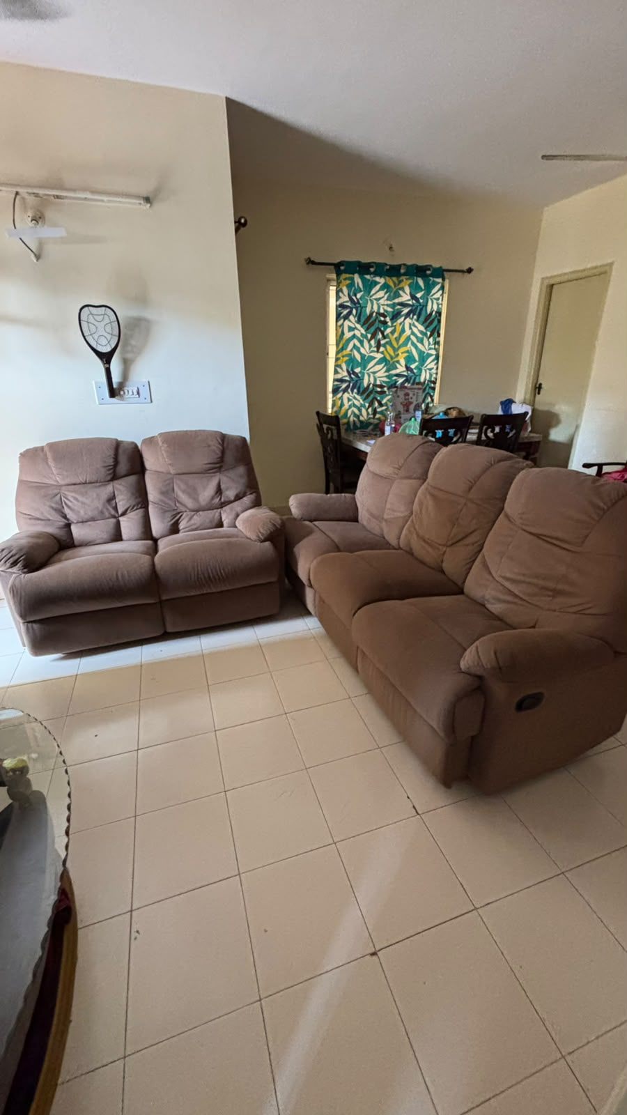 Royal Oak 3+2 Recliner in excellent condition - Image 1