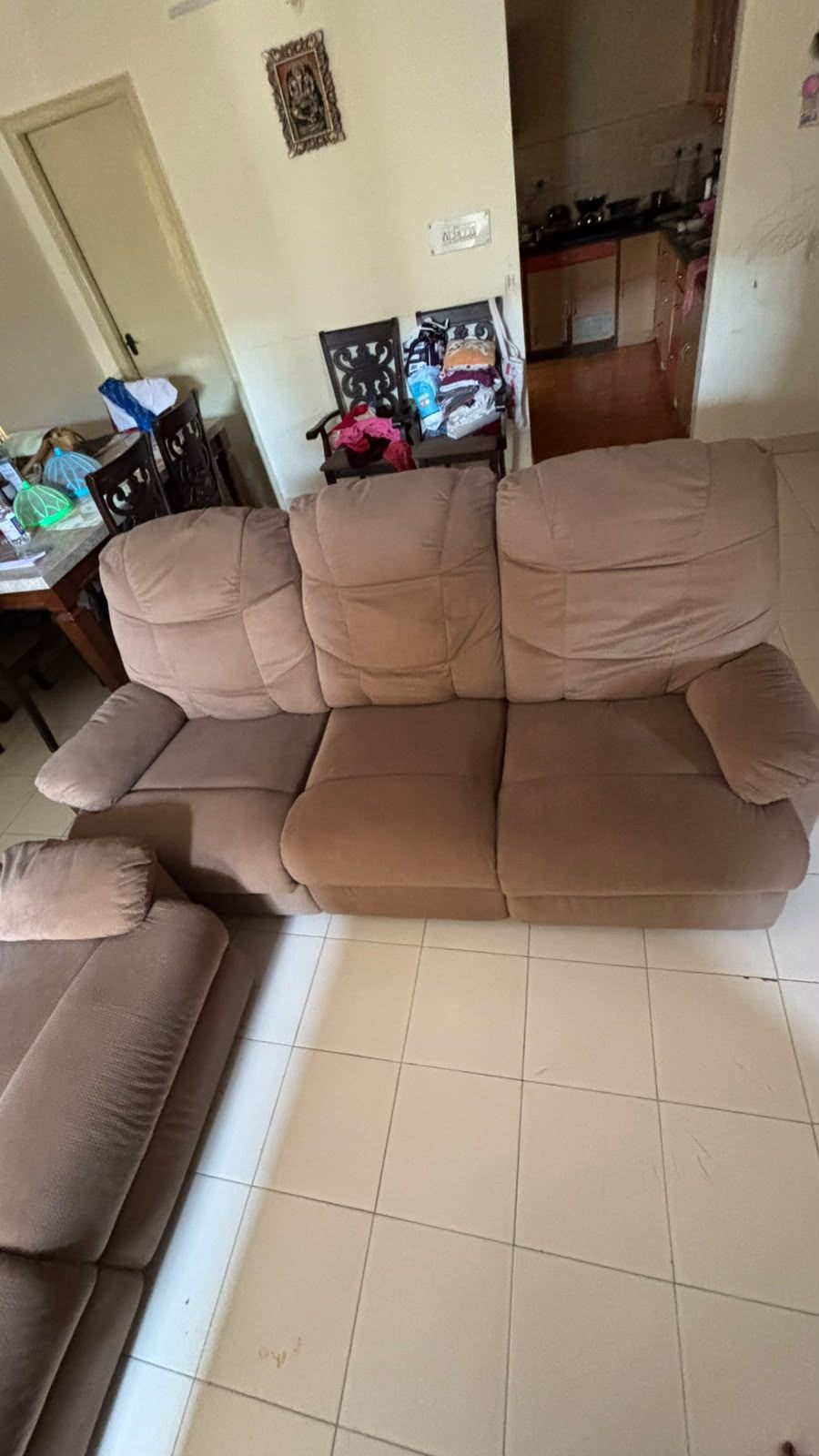 Royal Oak 3+2 Recliner in excellent condition - Image 3