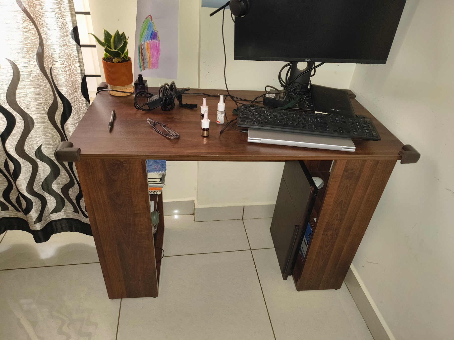 Study table - Image 1