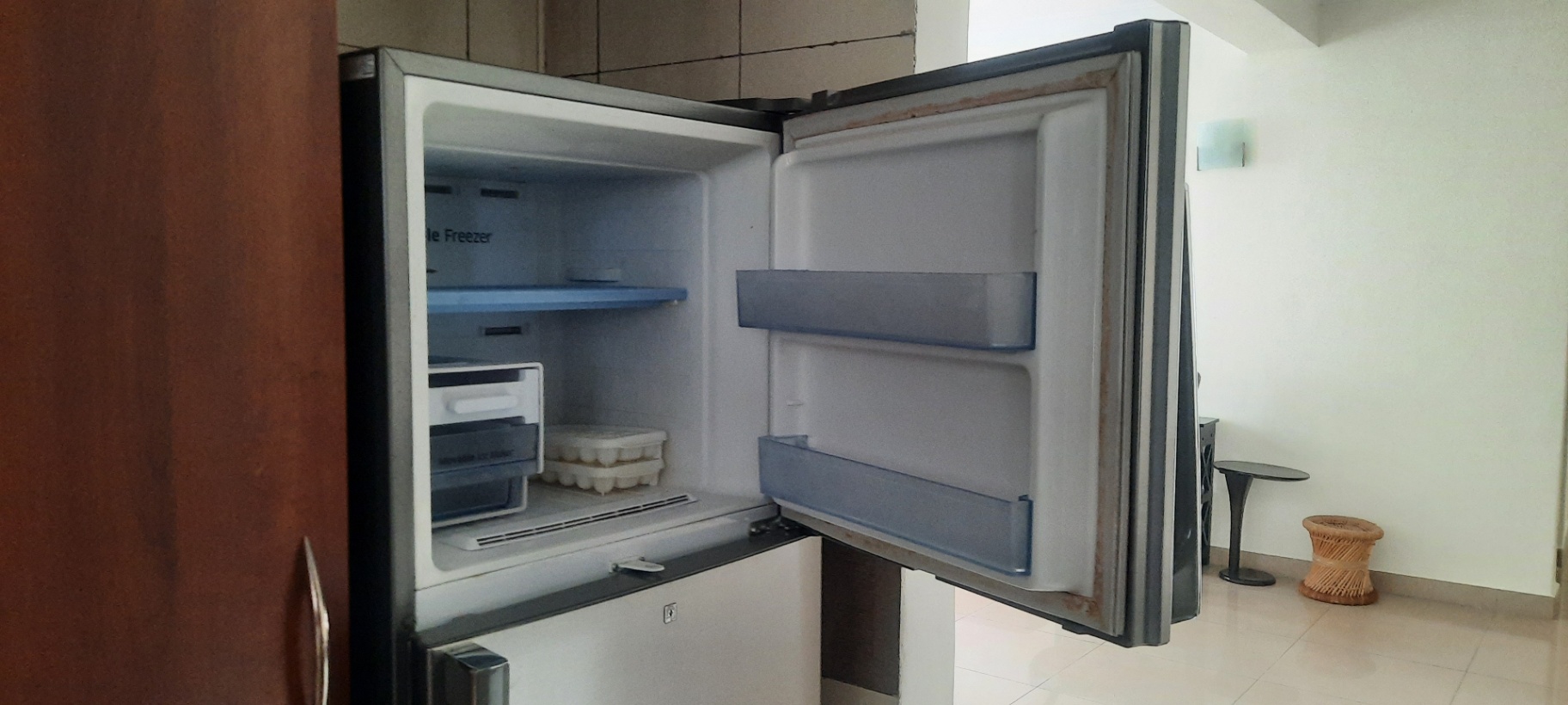 Samsung refrigerator in perfect condition - Image 2