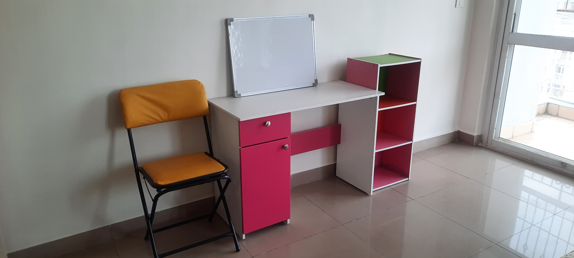 Kids study table and chair - Image 1
