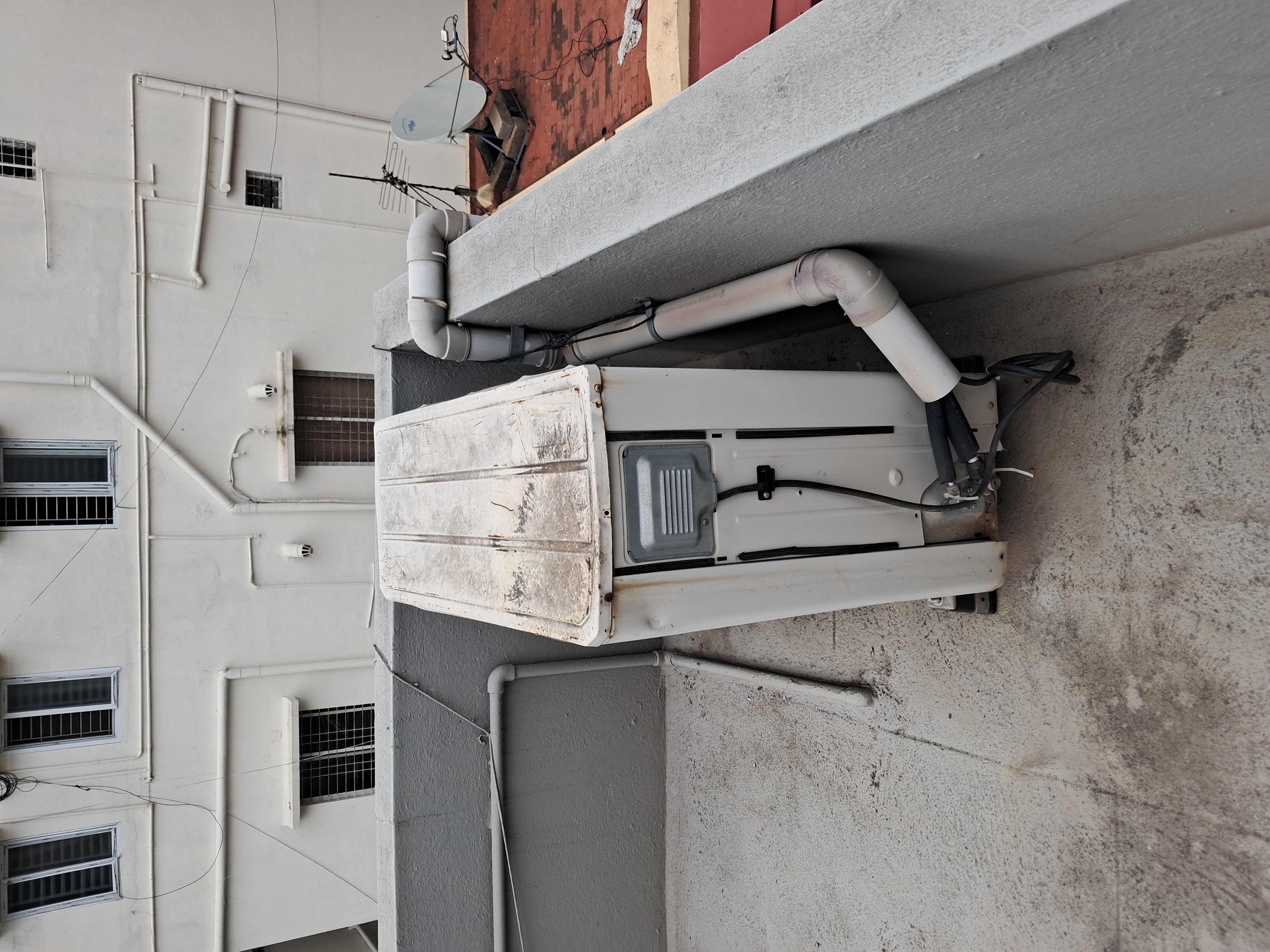 Mistubishi heavy duty 2.2 tonne A.C for sale - Image 3