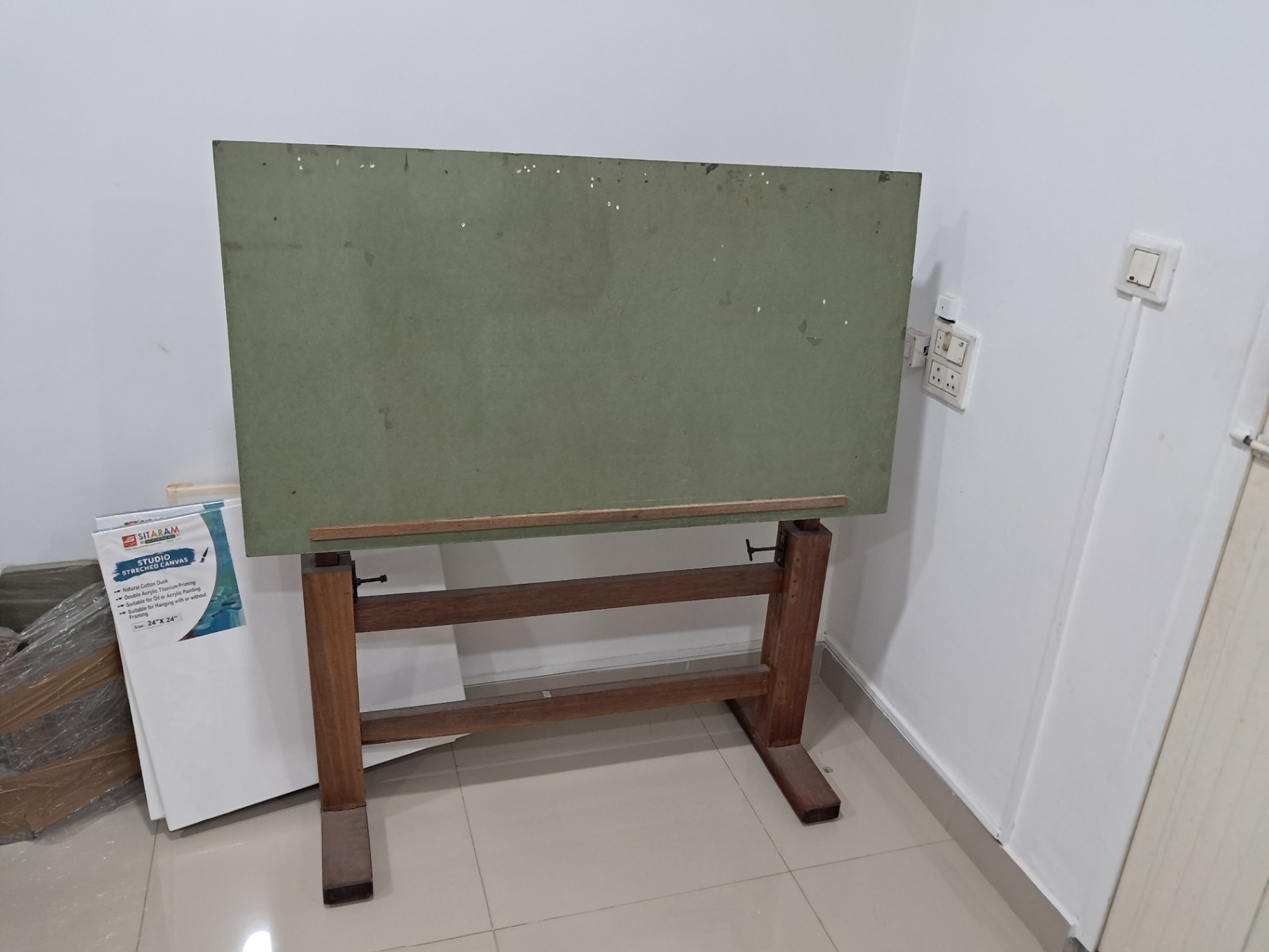 DRAWING TABLE FOR SALE - Image 3