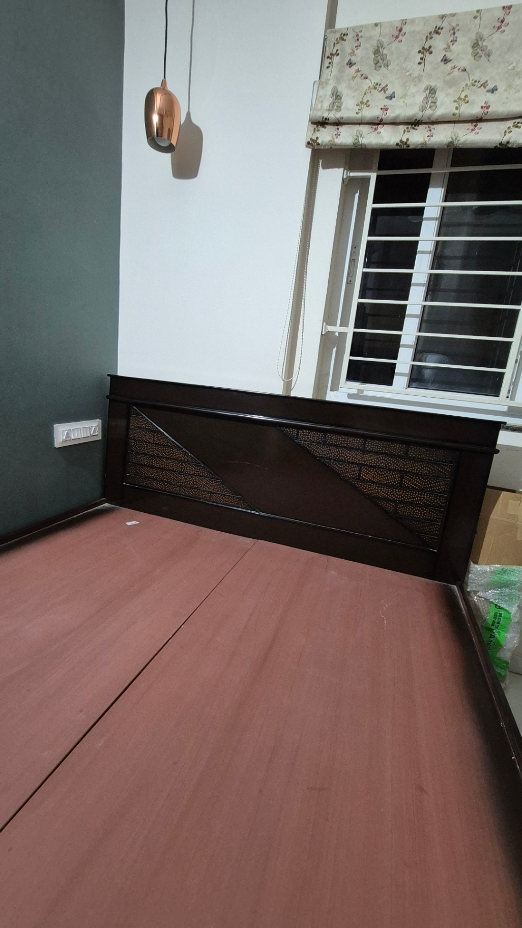 Queen Size bed - Image 4