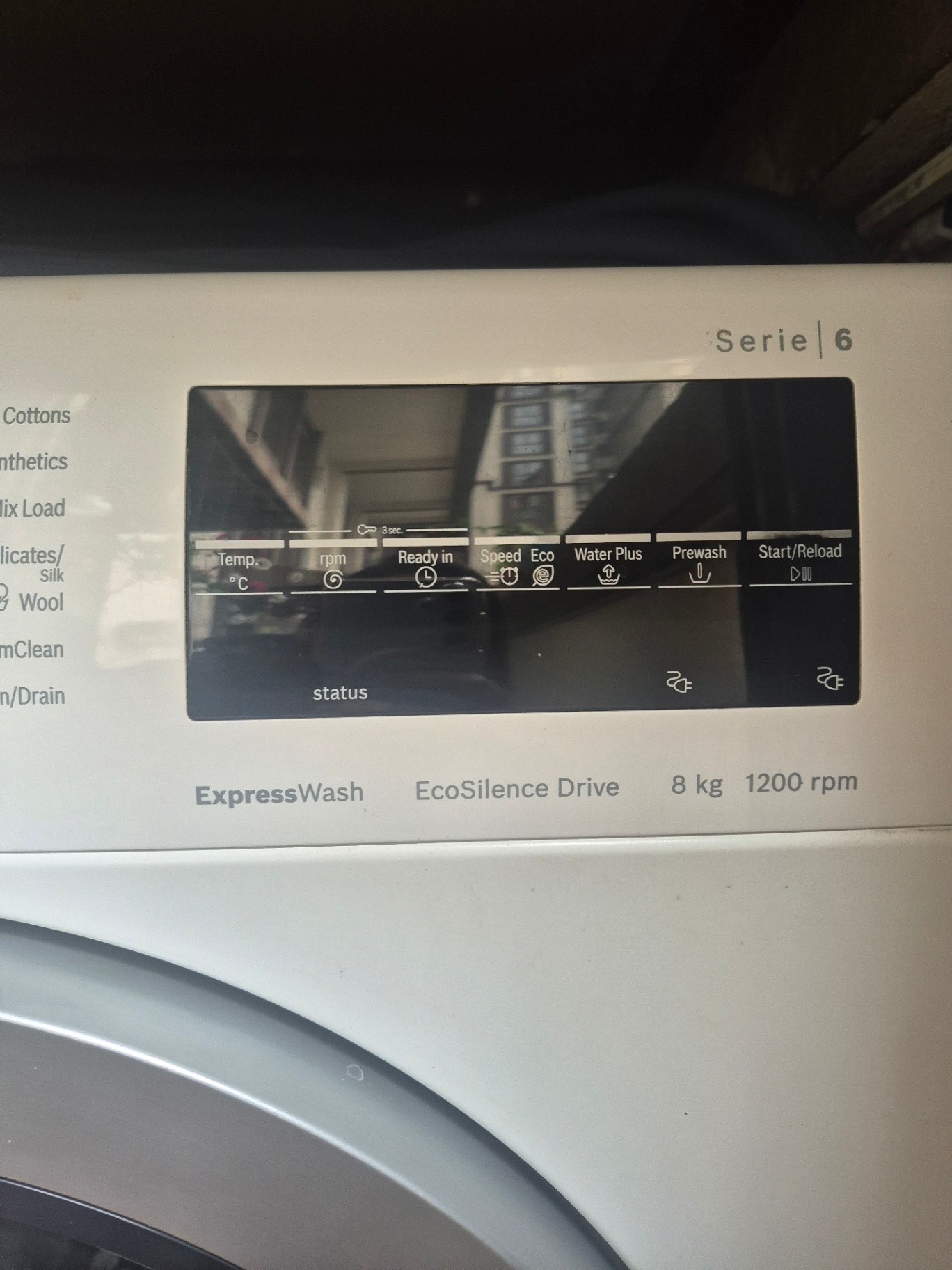 Bosch front load washing machine - Image 1