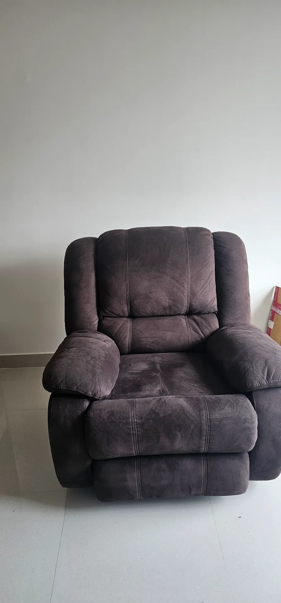 Damro recliner  - Image 1