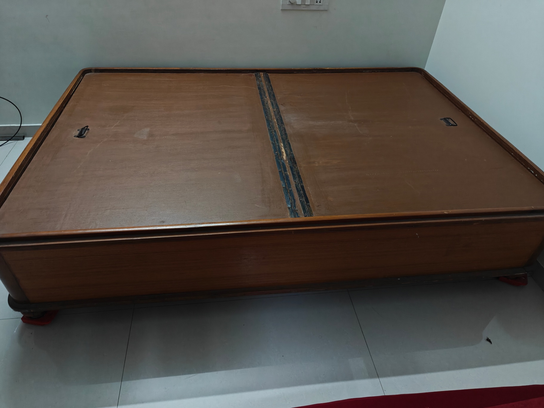 Teak wood bed - Image 2