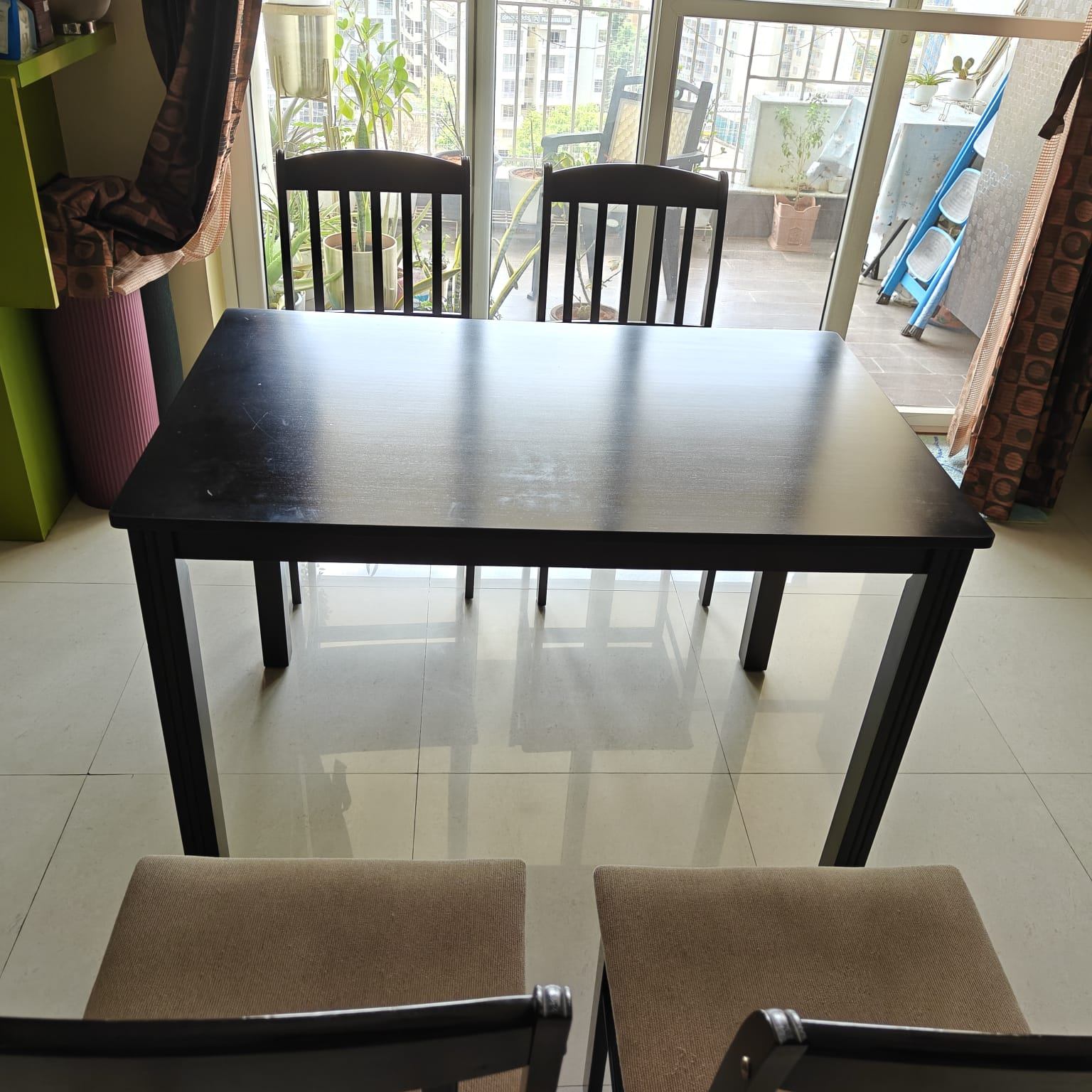 4 seater dining table for sale - Image 1