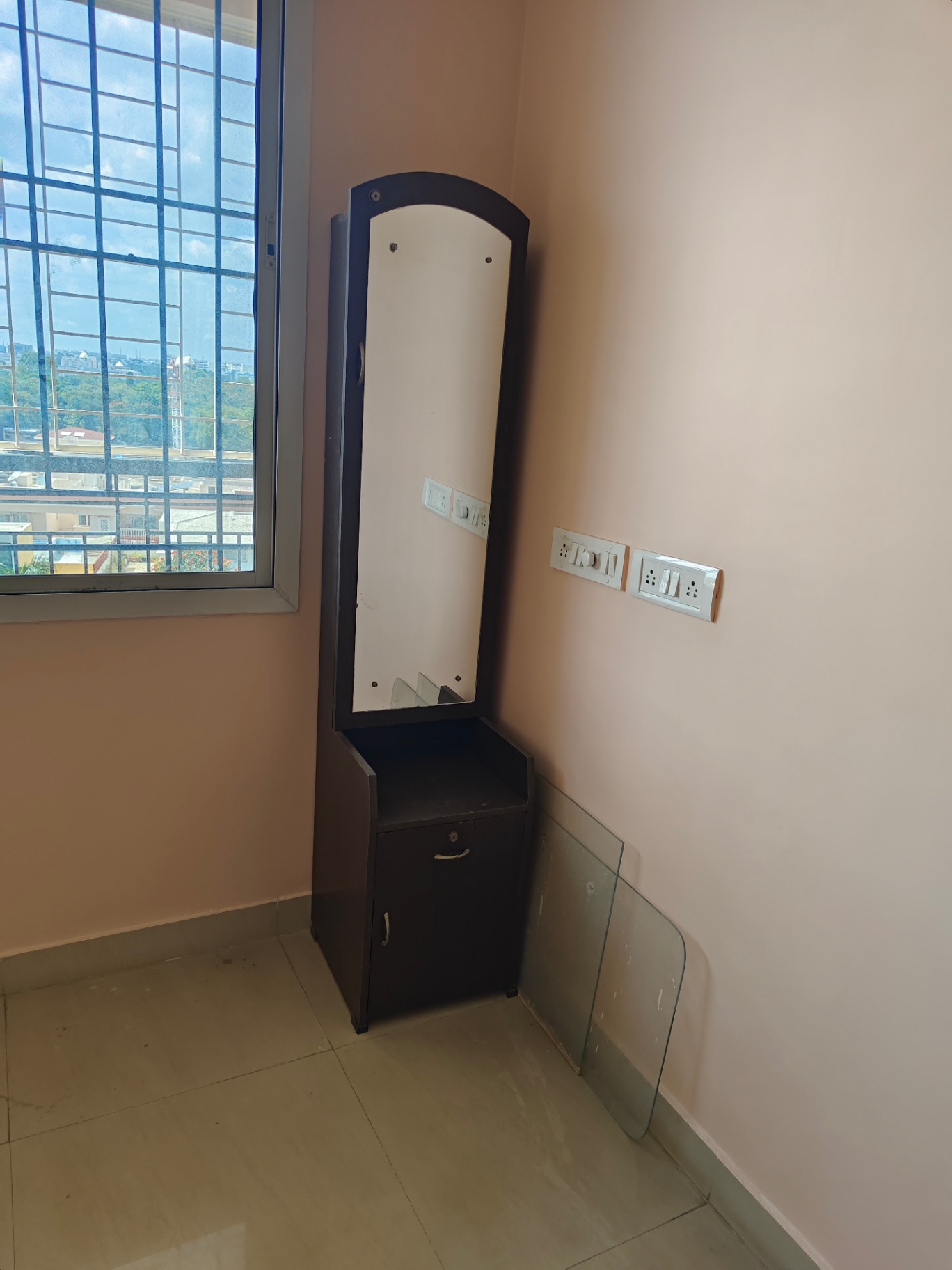 Dressing table with mirror and storage - Image 4