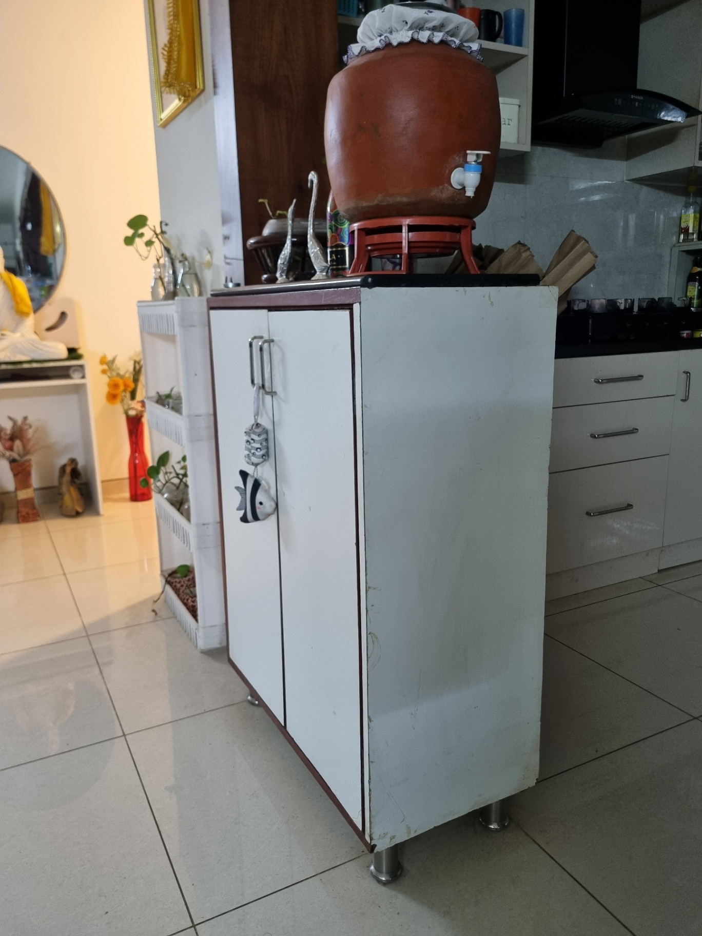 Crockery Unit - Image 1