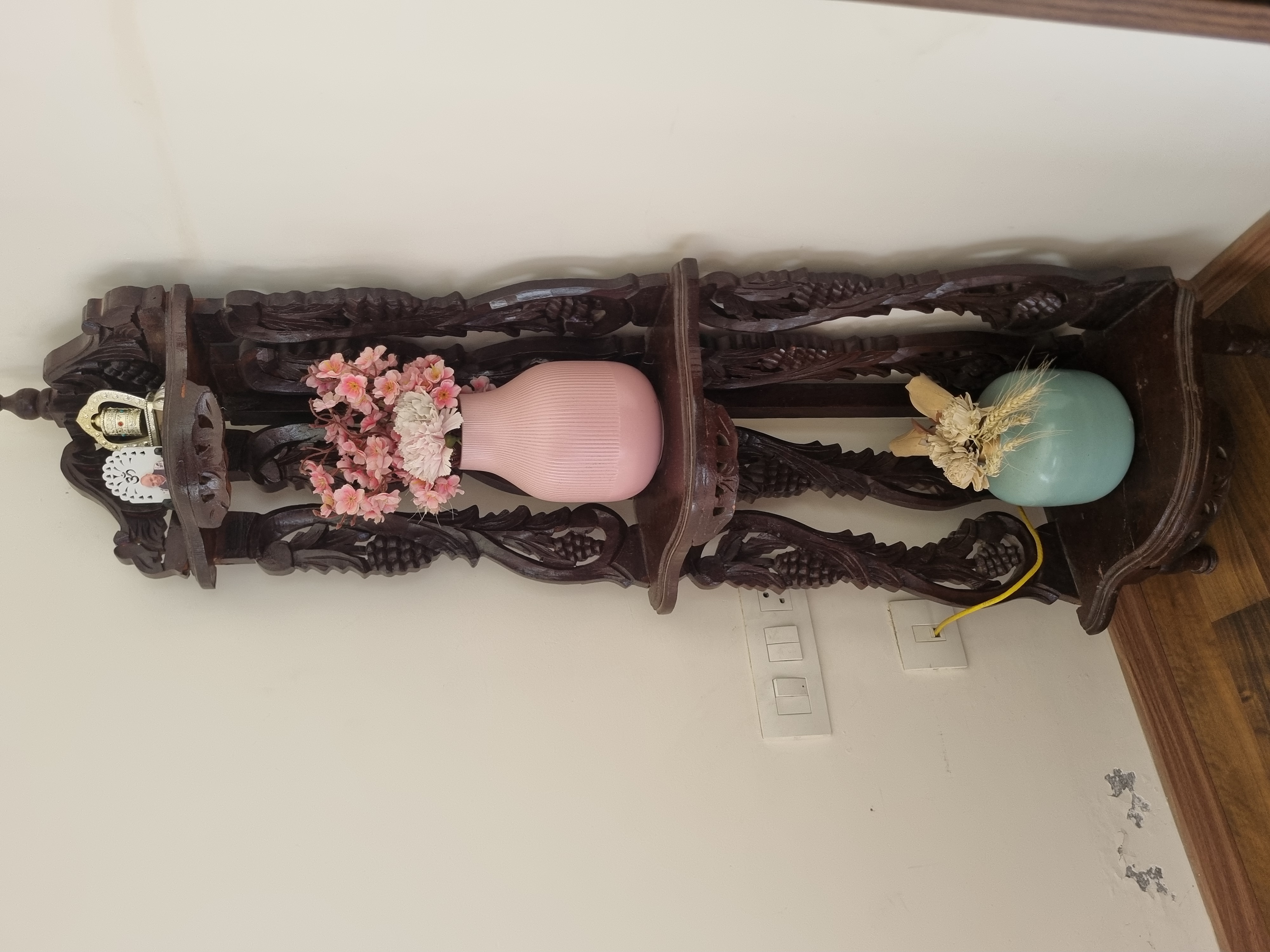 Corner Stand  - Image 2