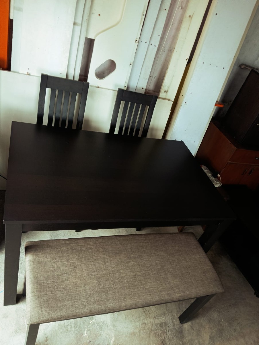 4 seater Dinning table - Image 3