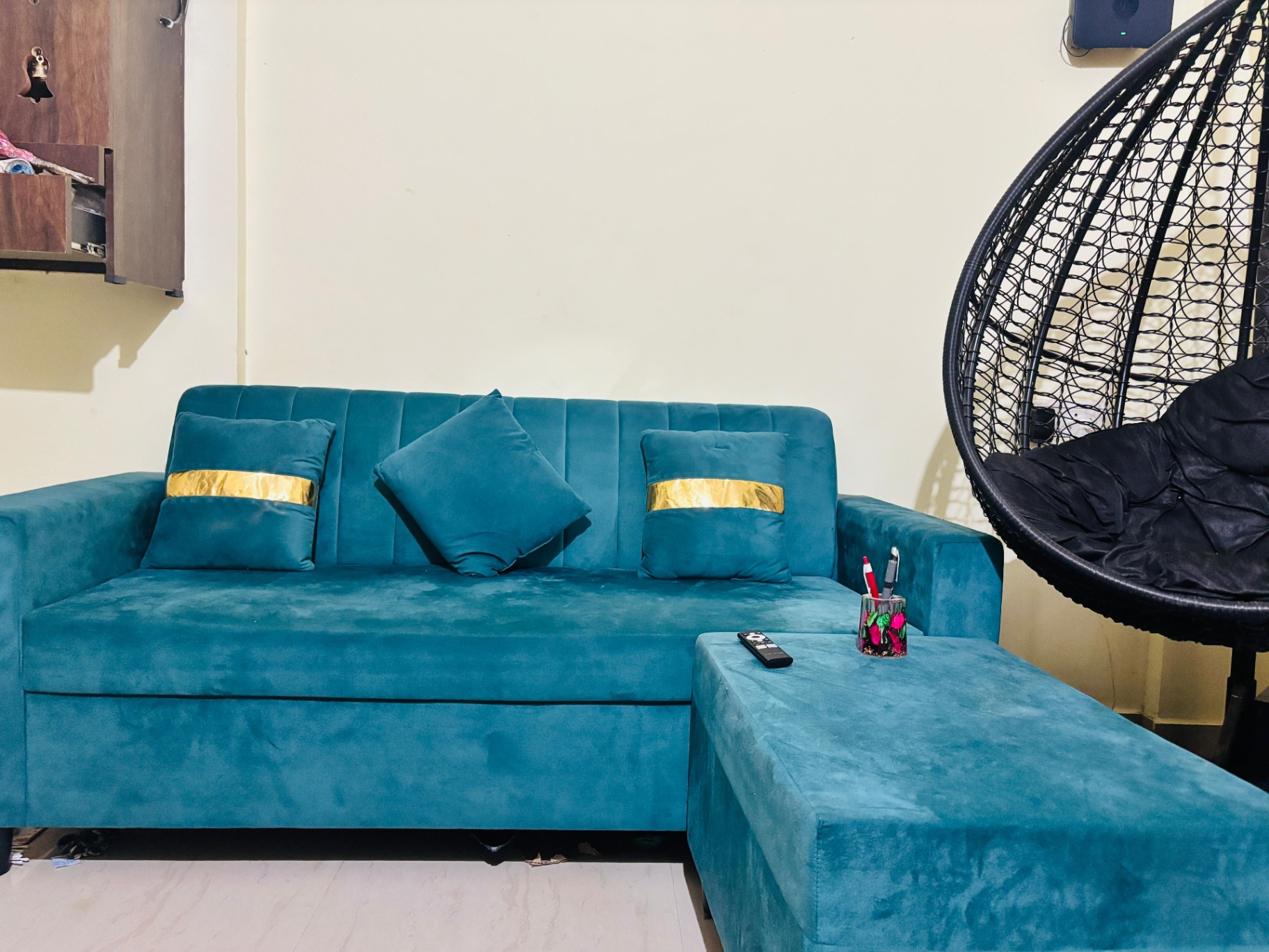 Premium L Shaped Sofa Just 4 months old - Image 1
