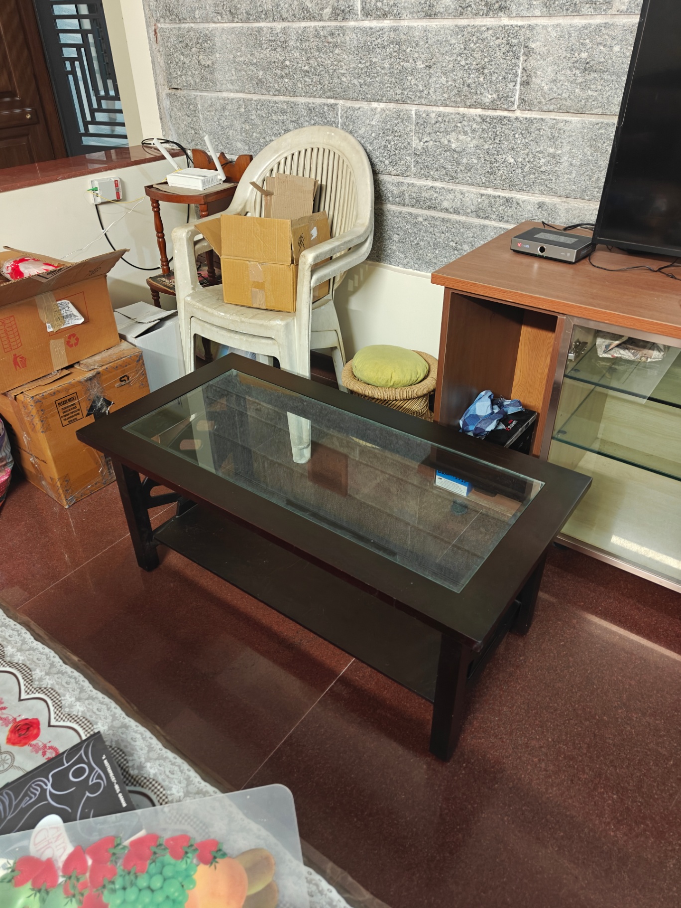 Center table available immediately - Image 1
