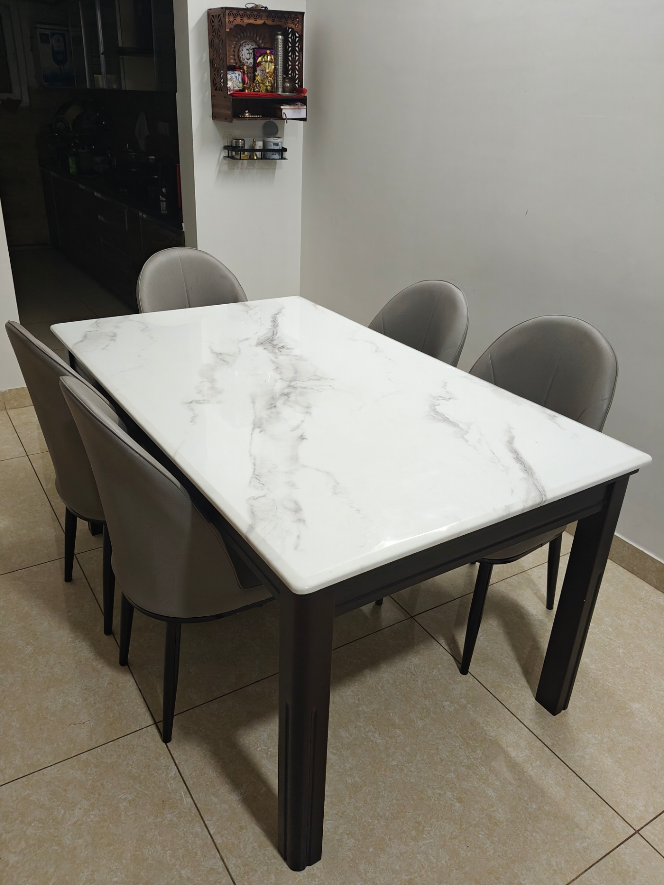 Elegant 5-Seater Premium Dining Table – Perfect Blend of Style & Comfort - Image 3