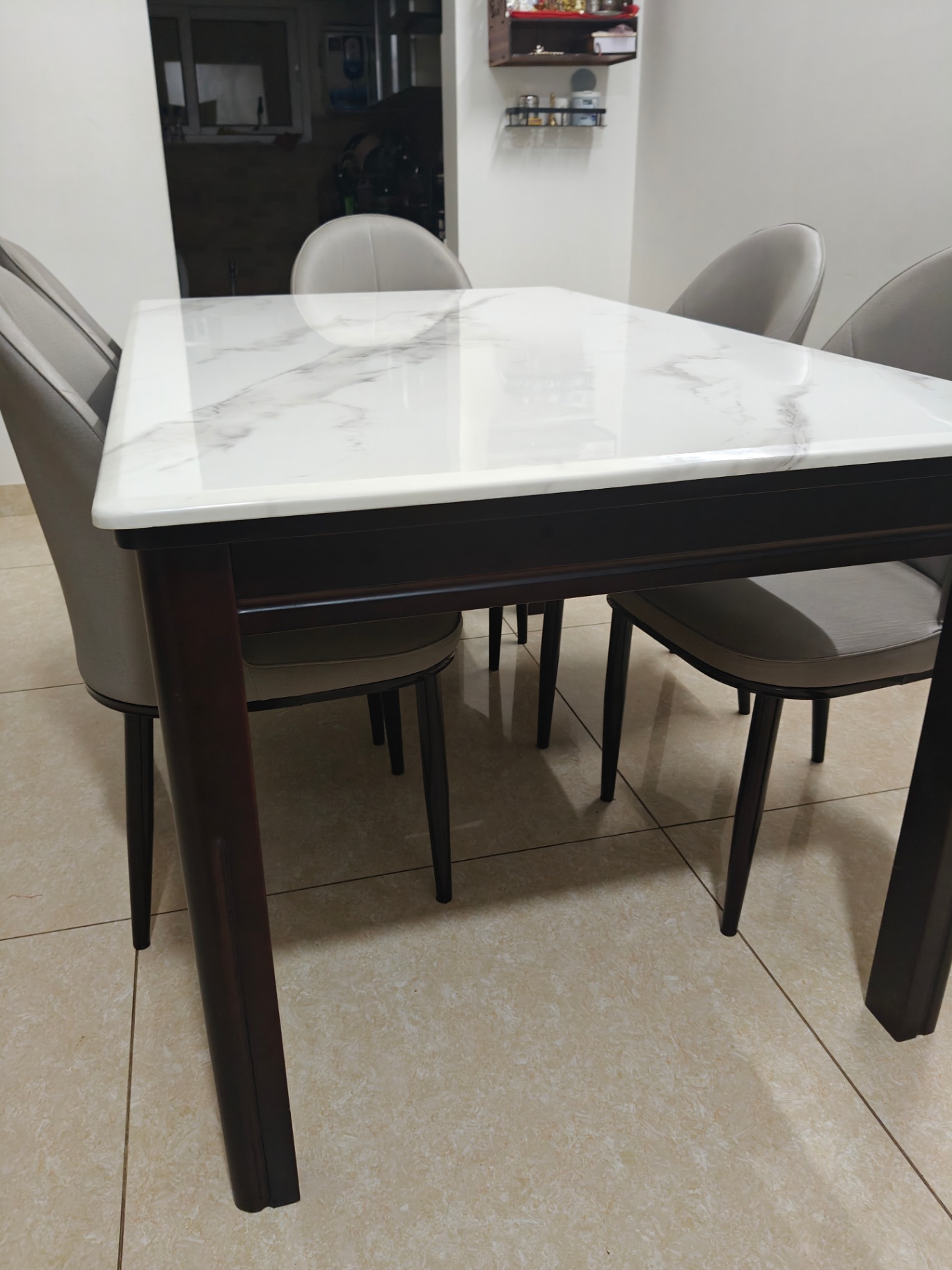 Elegant 5-Seater Premium Dining Table – Perfect Blend of Style & Comfort - Image 4