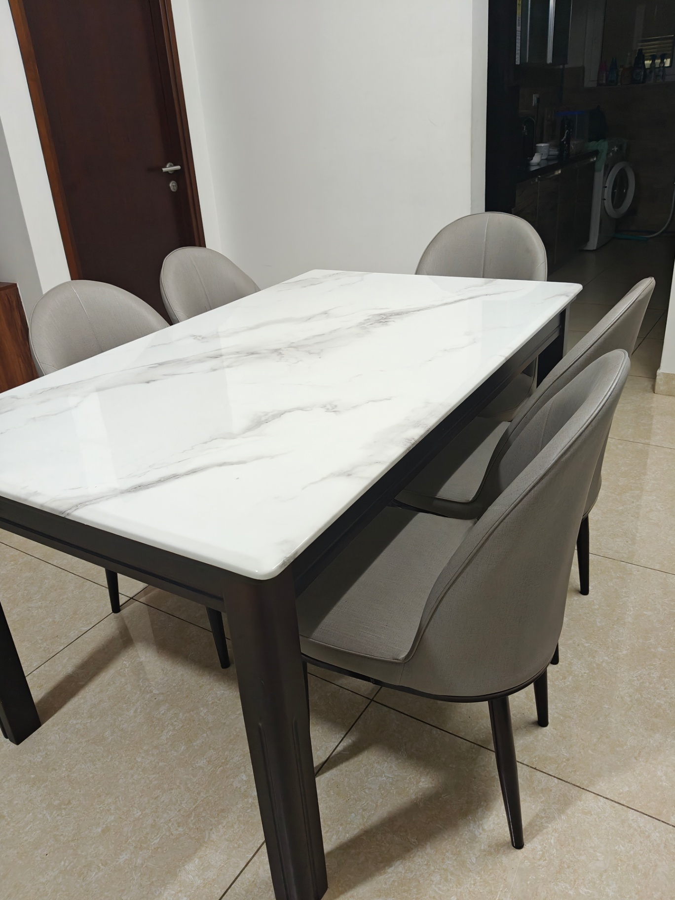 Elegant 5-Seater Premium Dining Table – Perfect Blend of Style & Comfort - Image 1